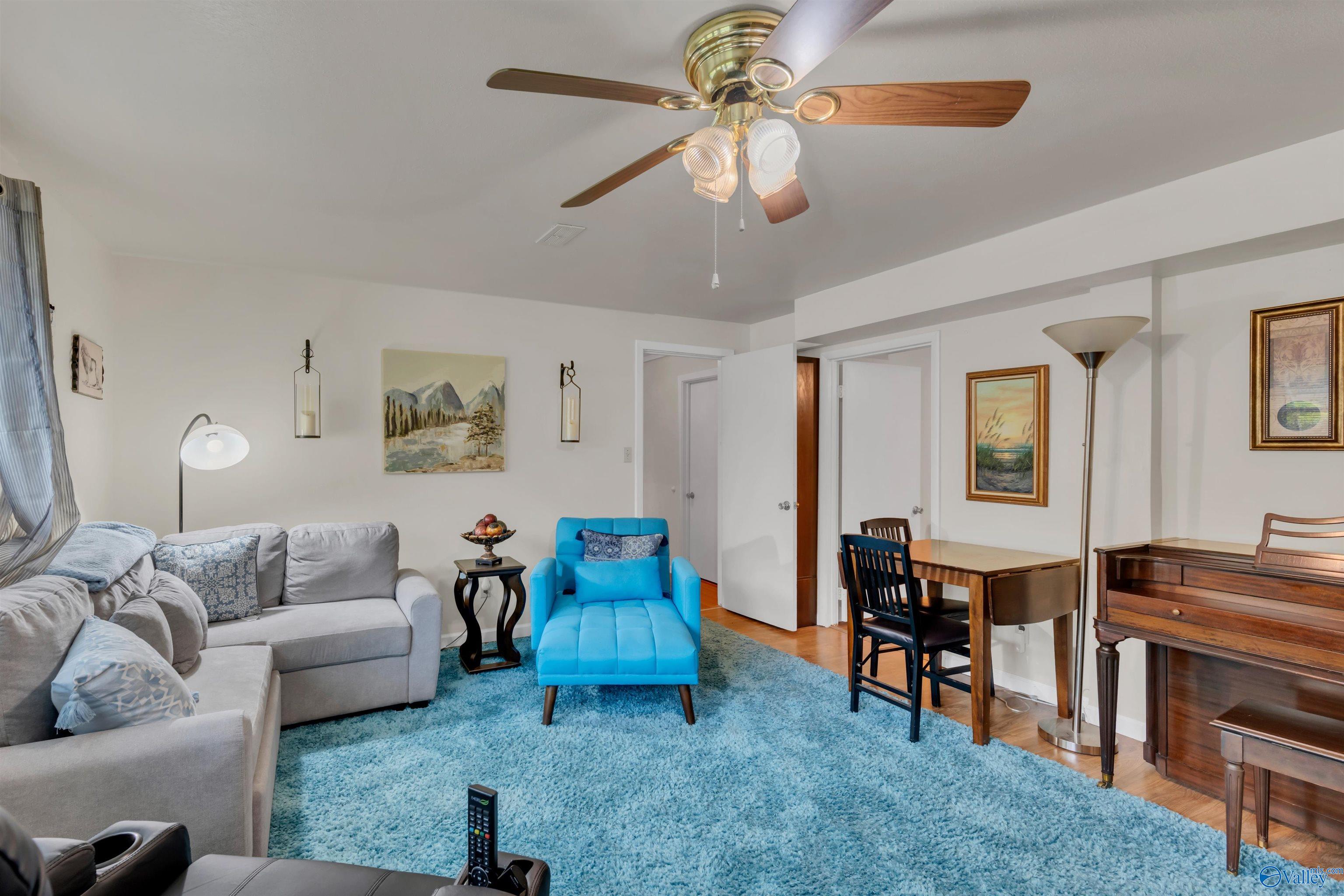 3459 Darlene Circle NW