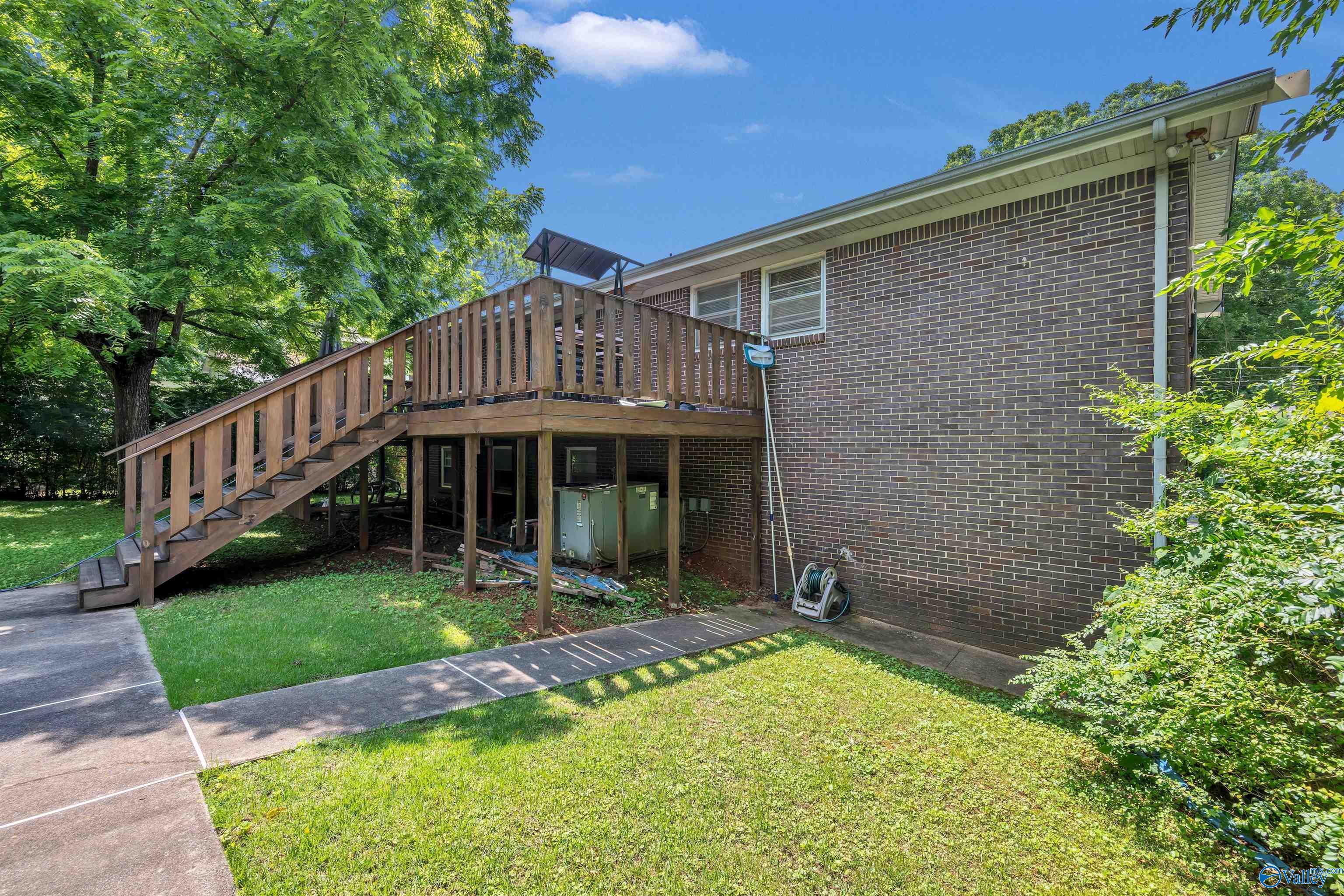 3459 Darlene Circle NW