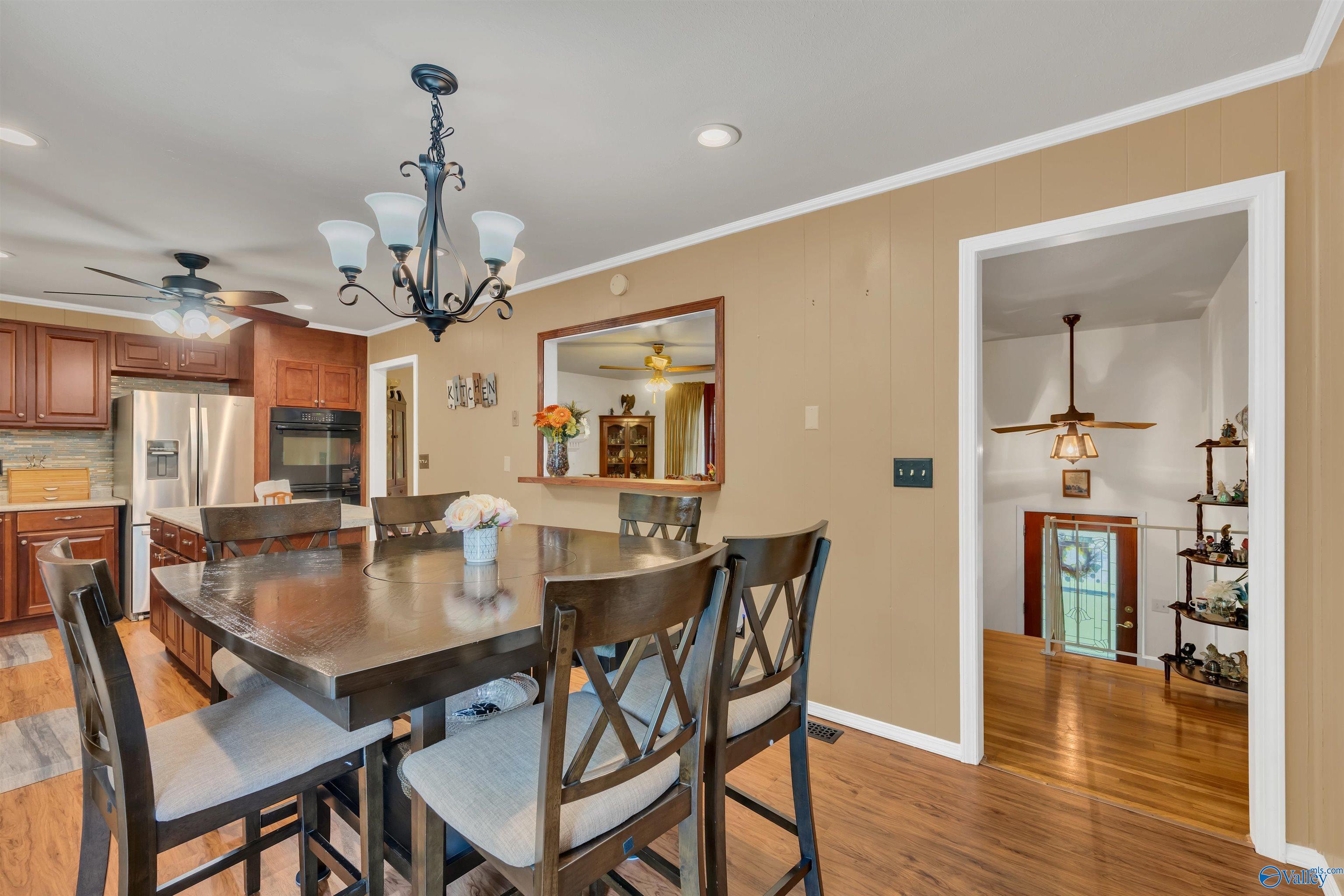 3459 Darlene Circle NW