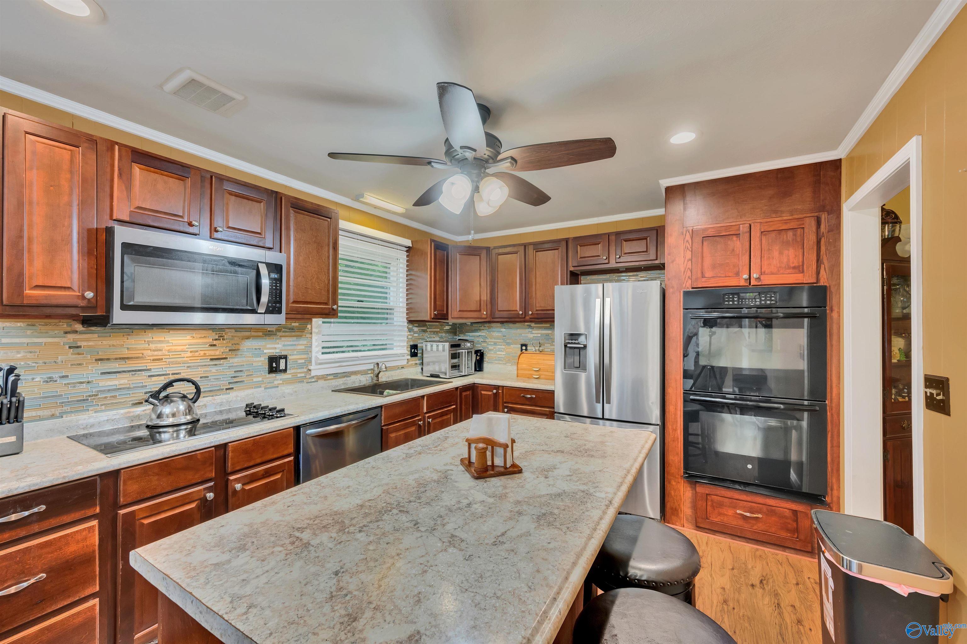 3459 Darlene Circle NW