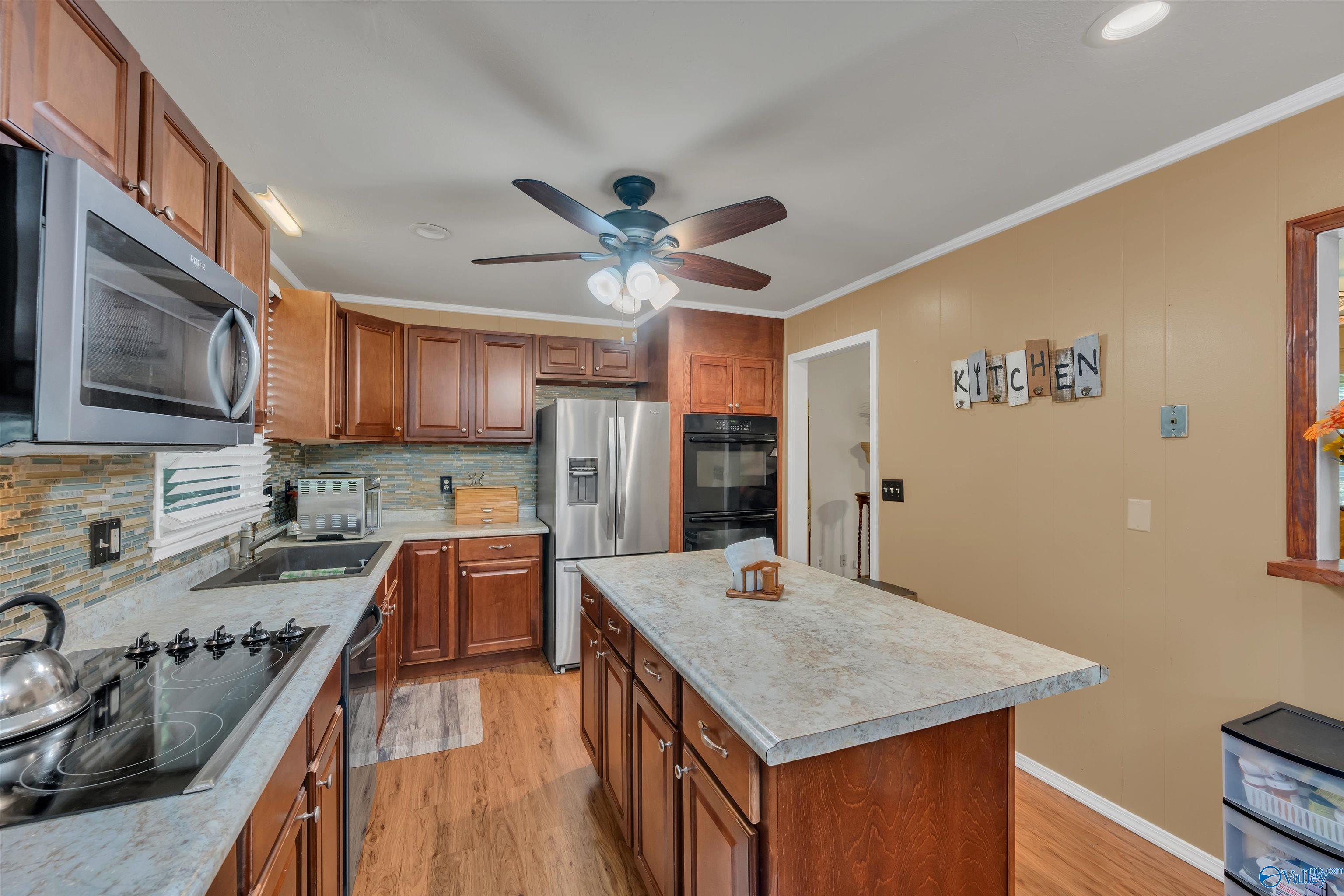 3459 Darlene Circle NW