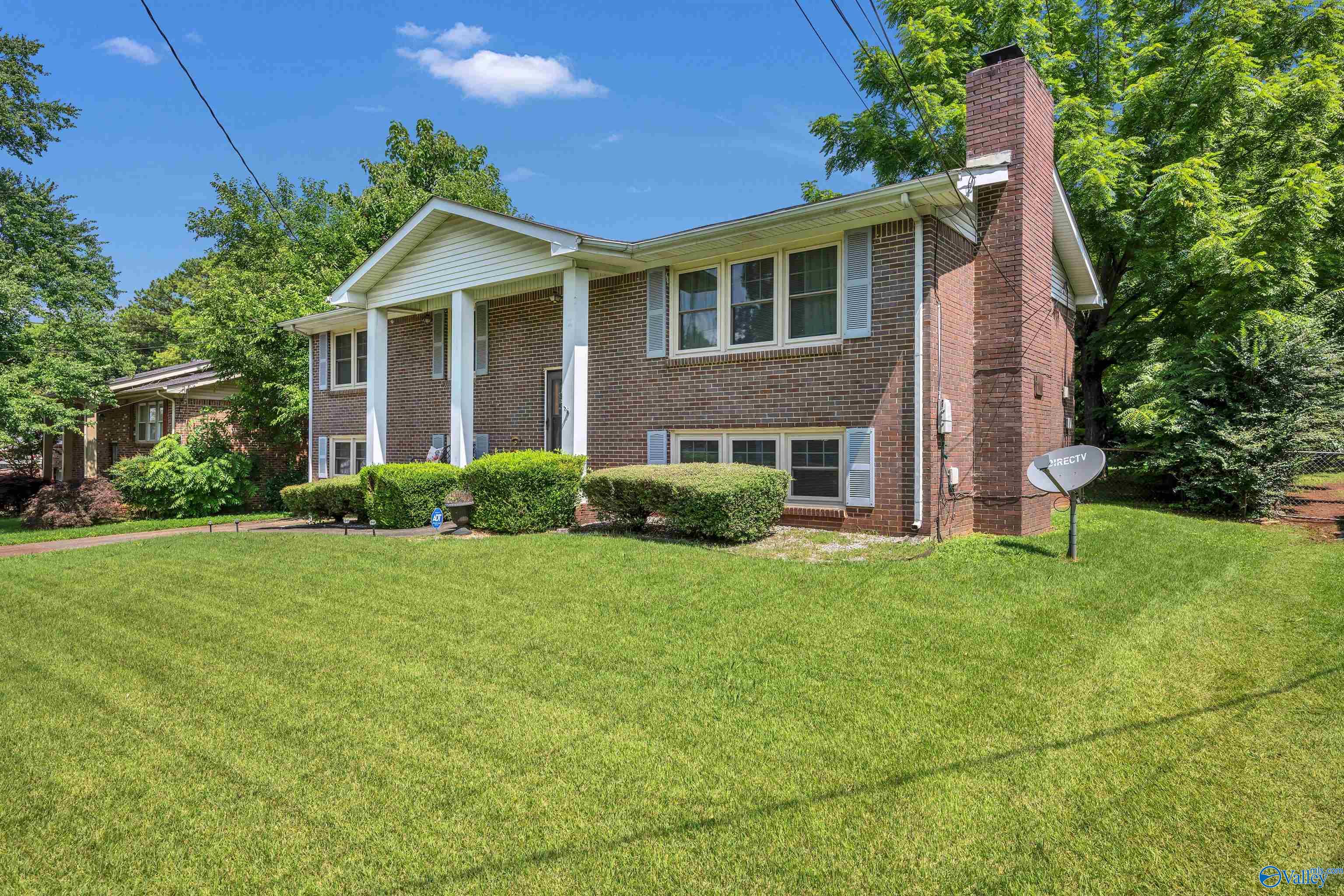 3459 Darlene Circle NW