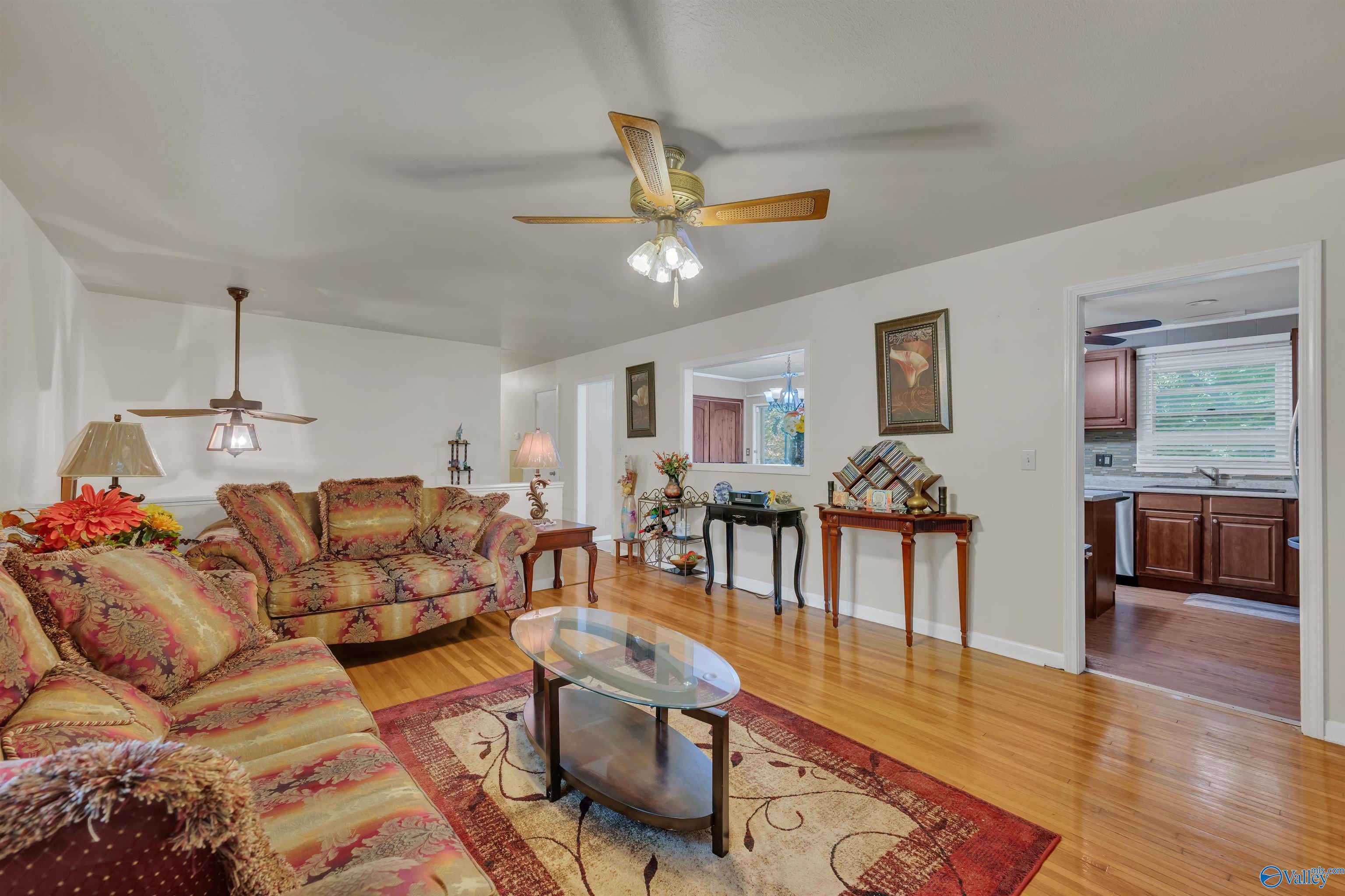 3459 Darlene Circle NW