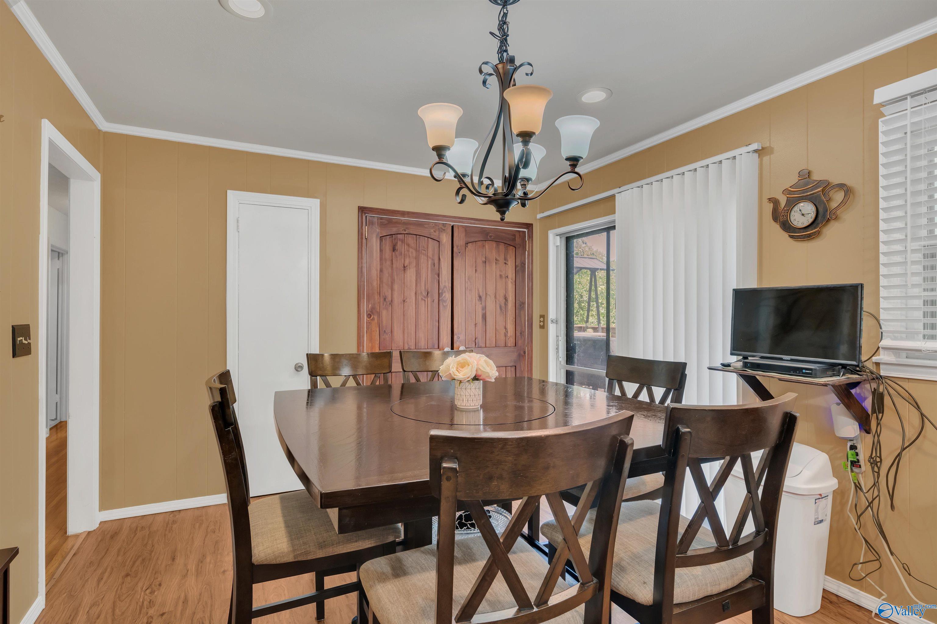 3459 Darlene Circle NW