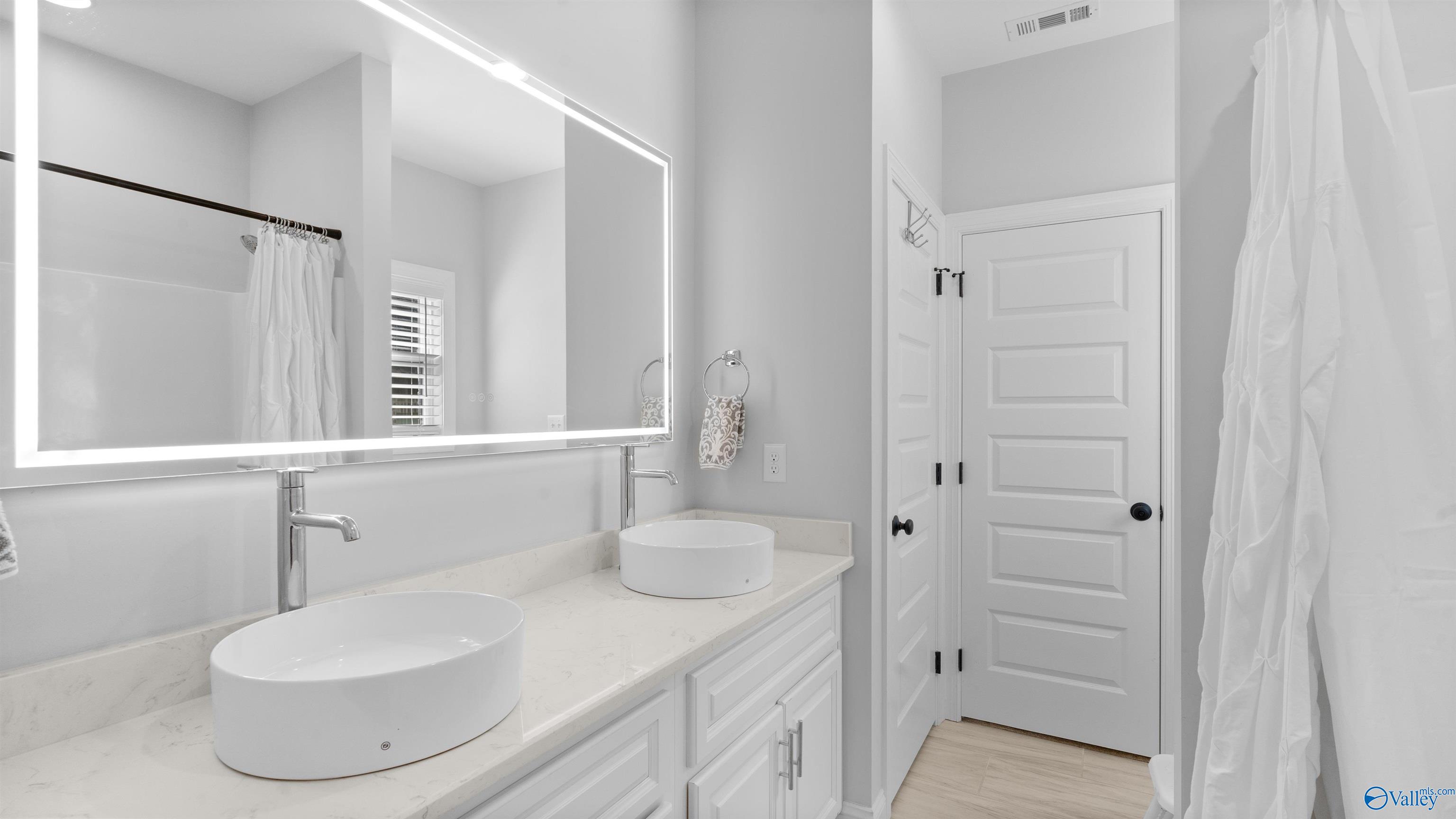 3056 Cherokee Ridge Drive
