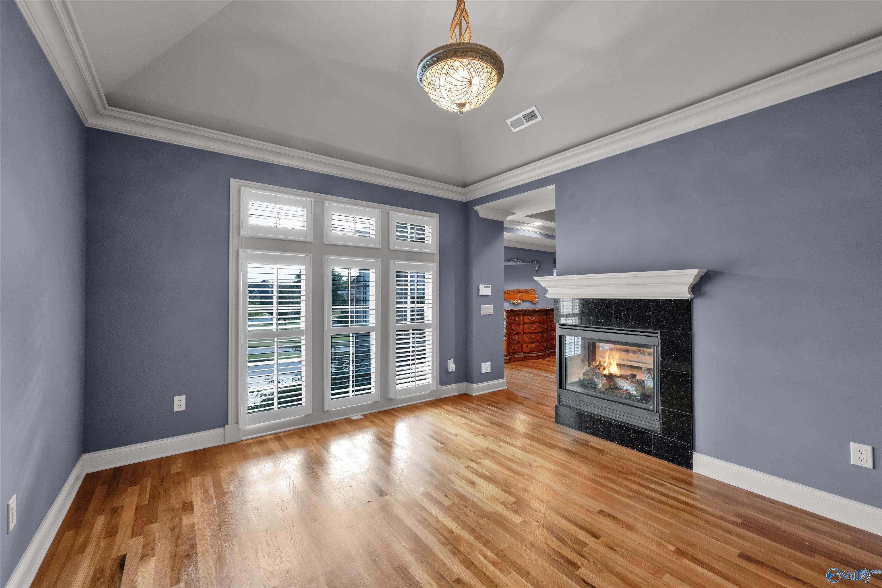 10 Lake Forest Blvd SW