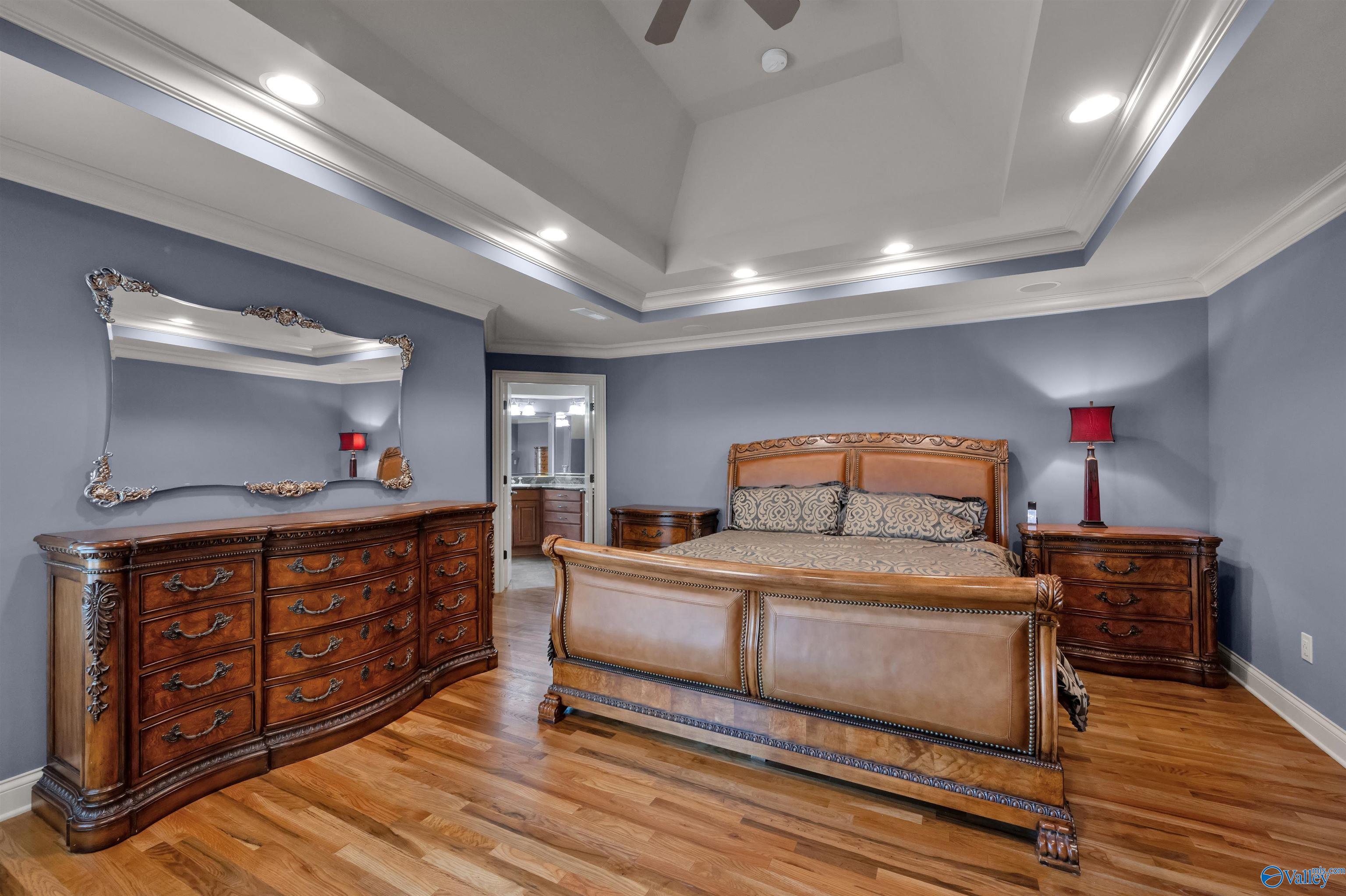 10 Lake Forest Blvd SW
