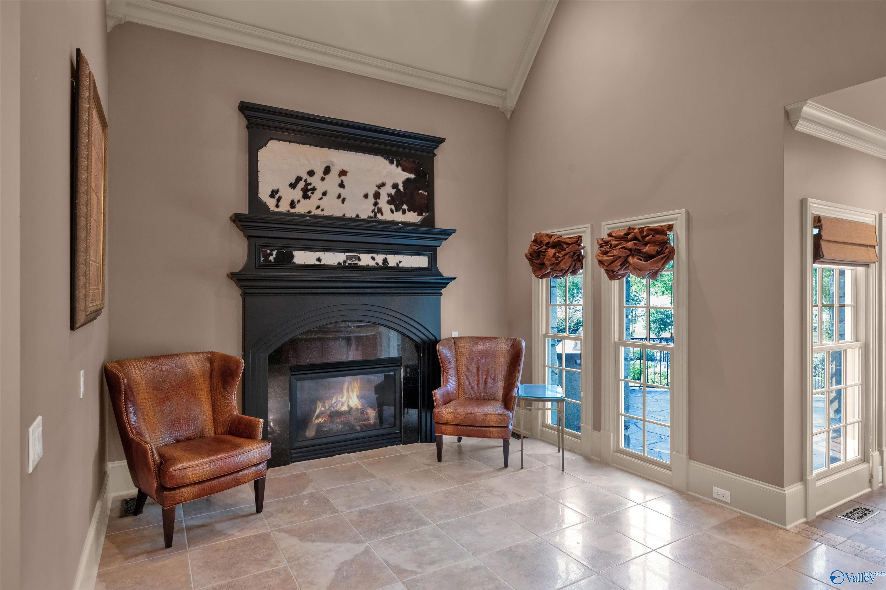 10 Lake Forest Blvd SW