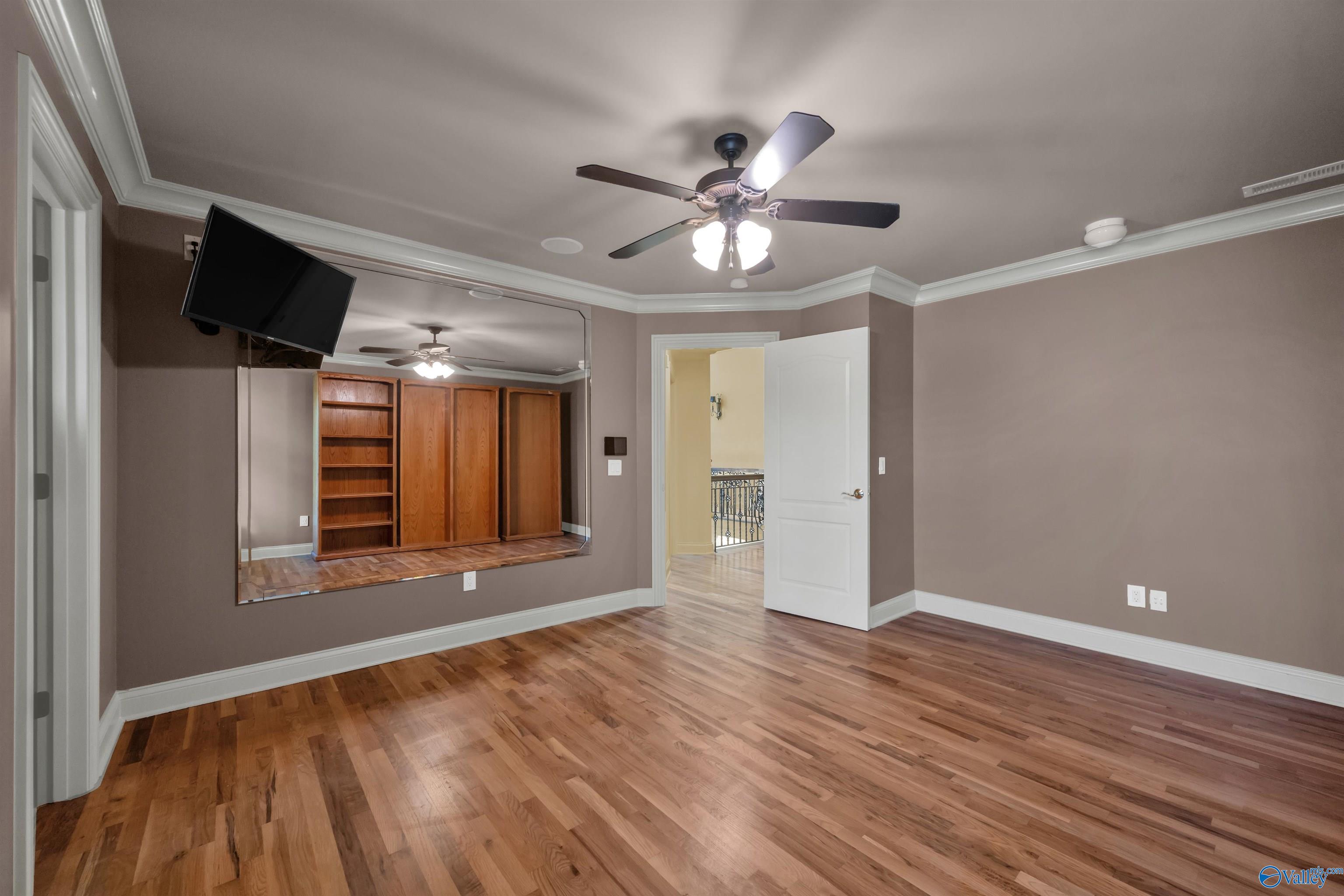 10 Lake Forest Blvd SW