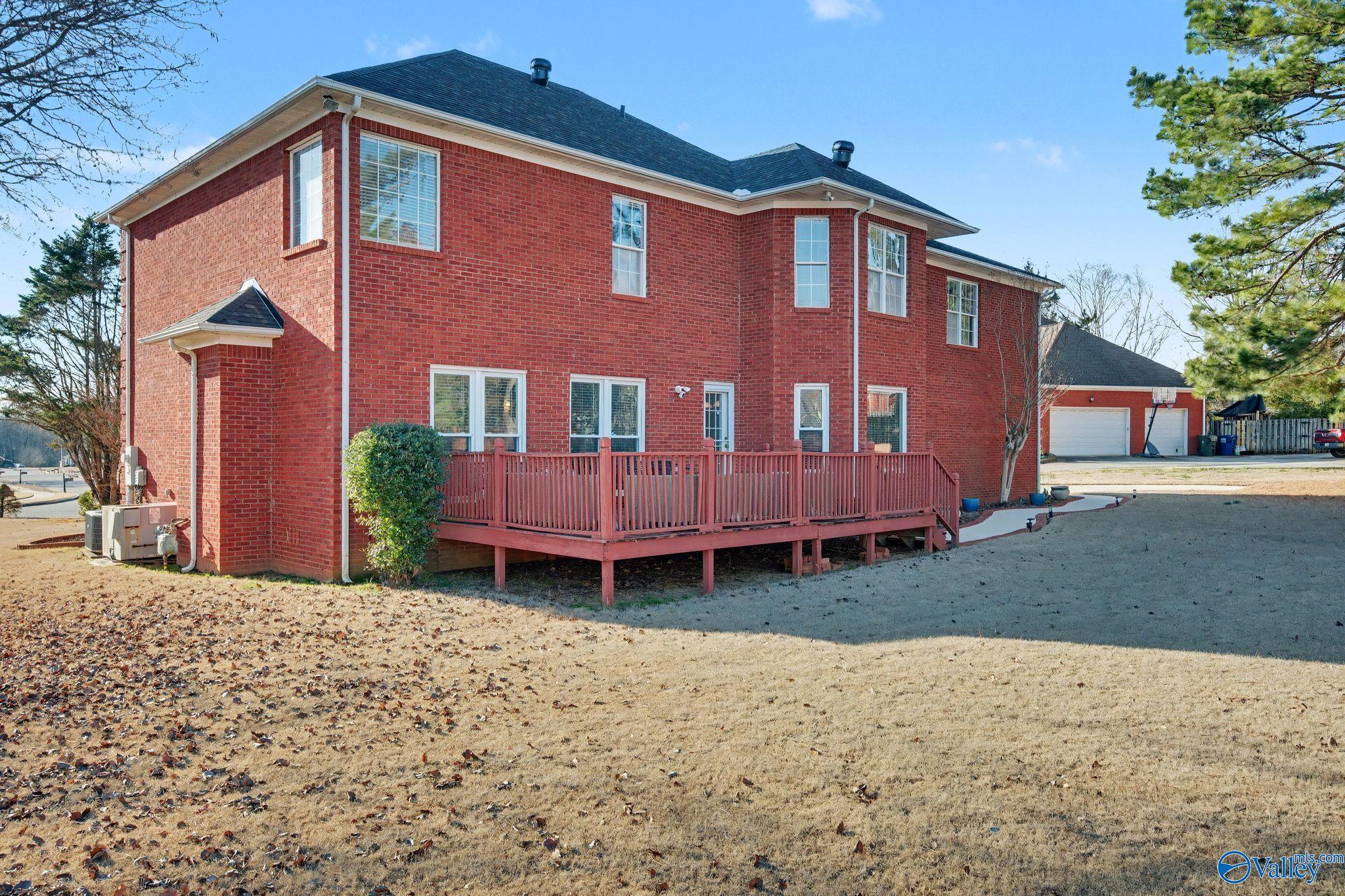 100 Thomas Woods Court