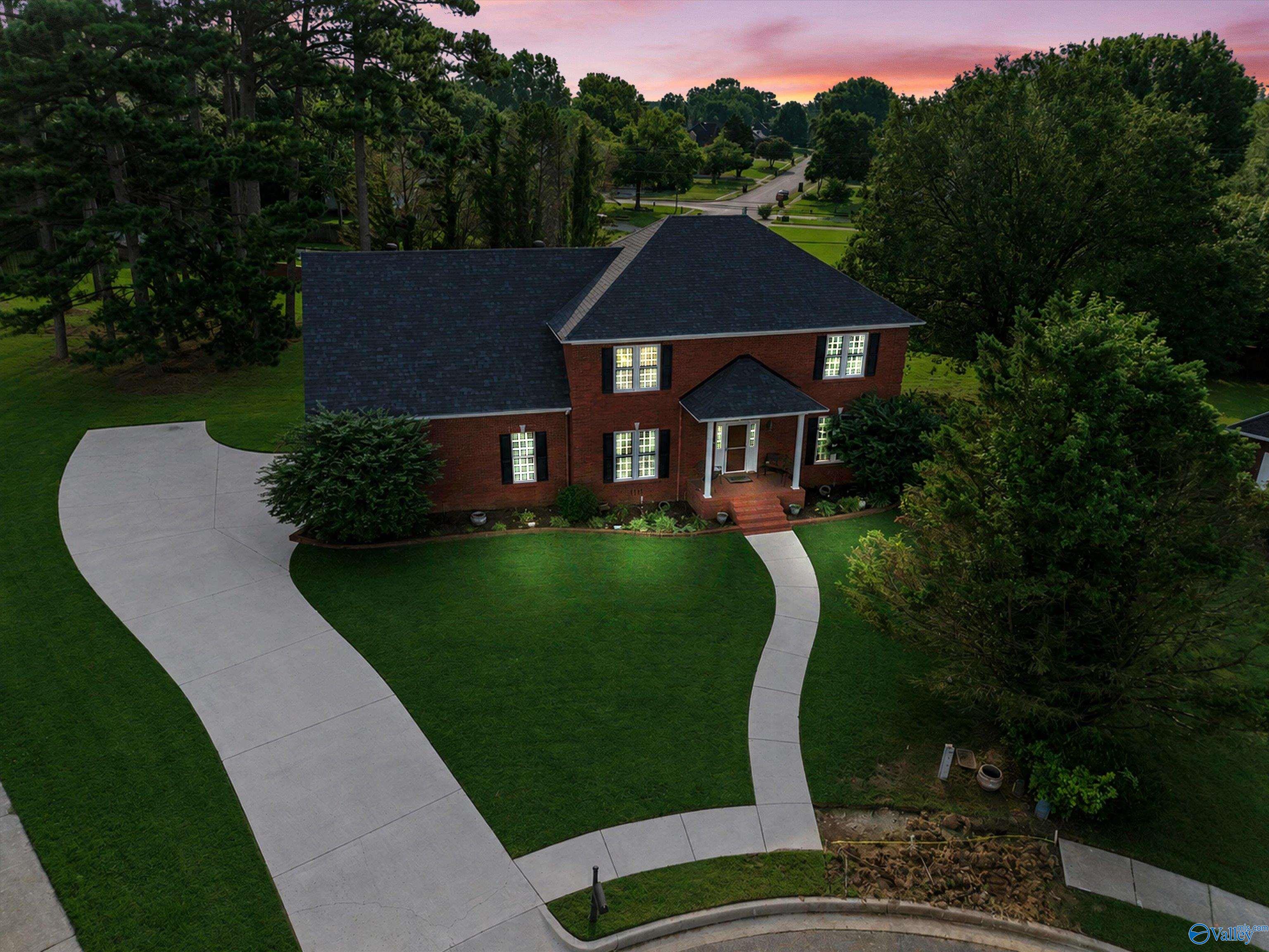 100 Thomas Woods Court