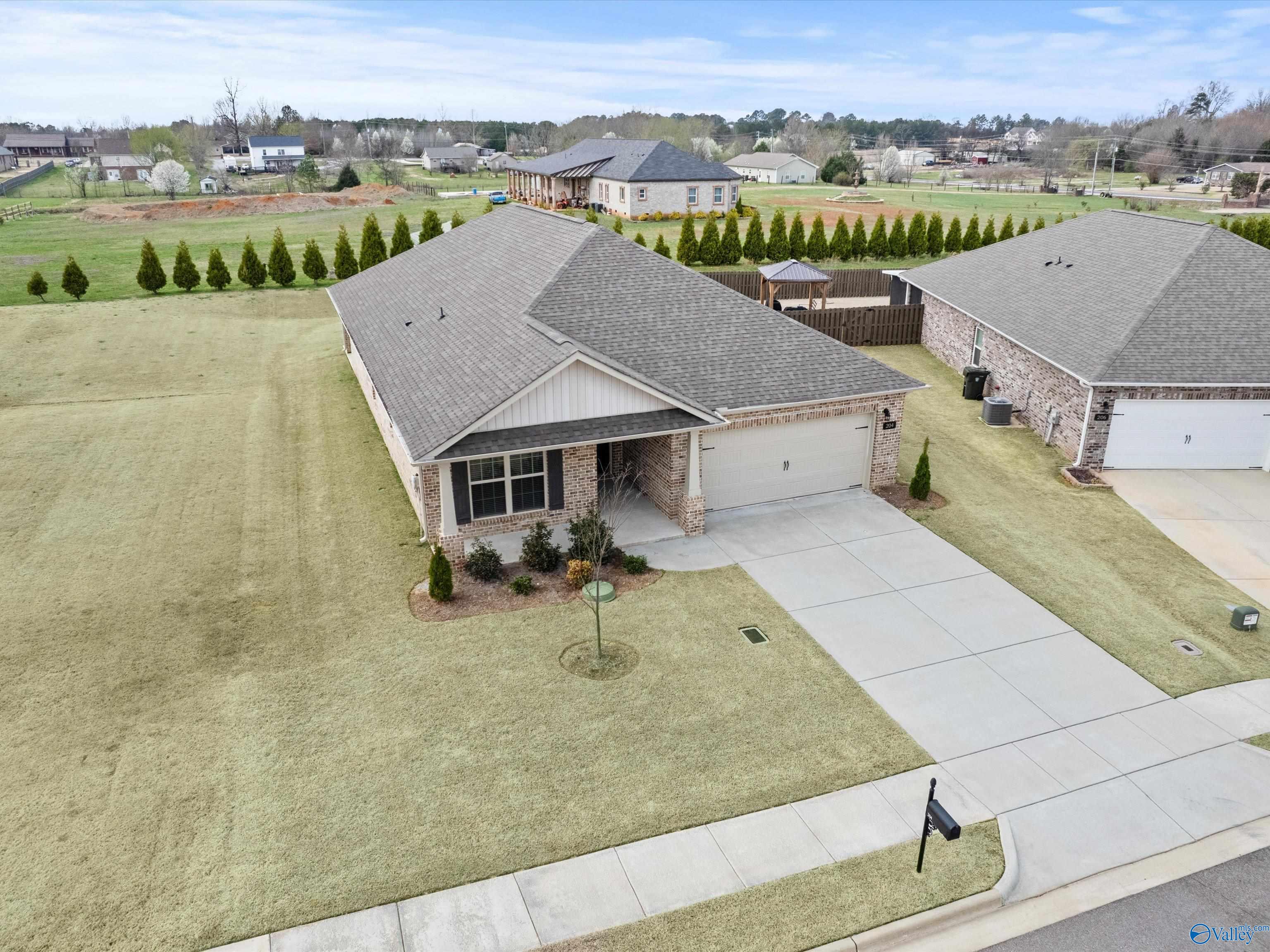 204 Joan Circle