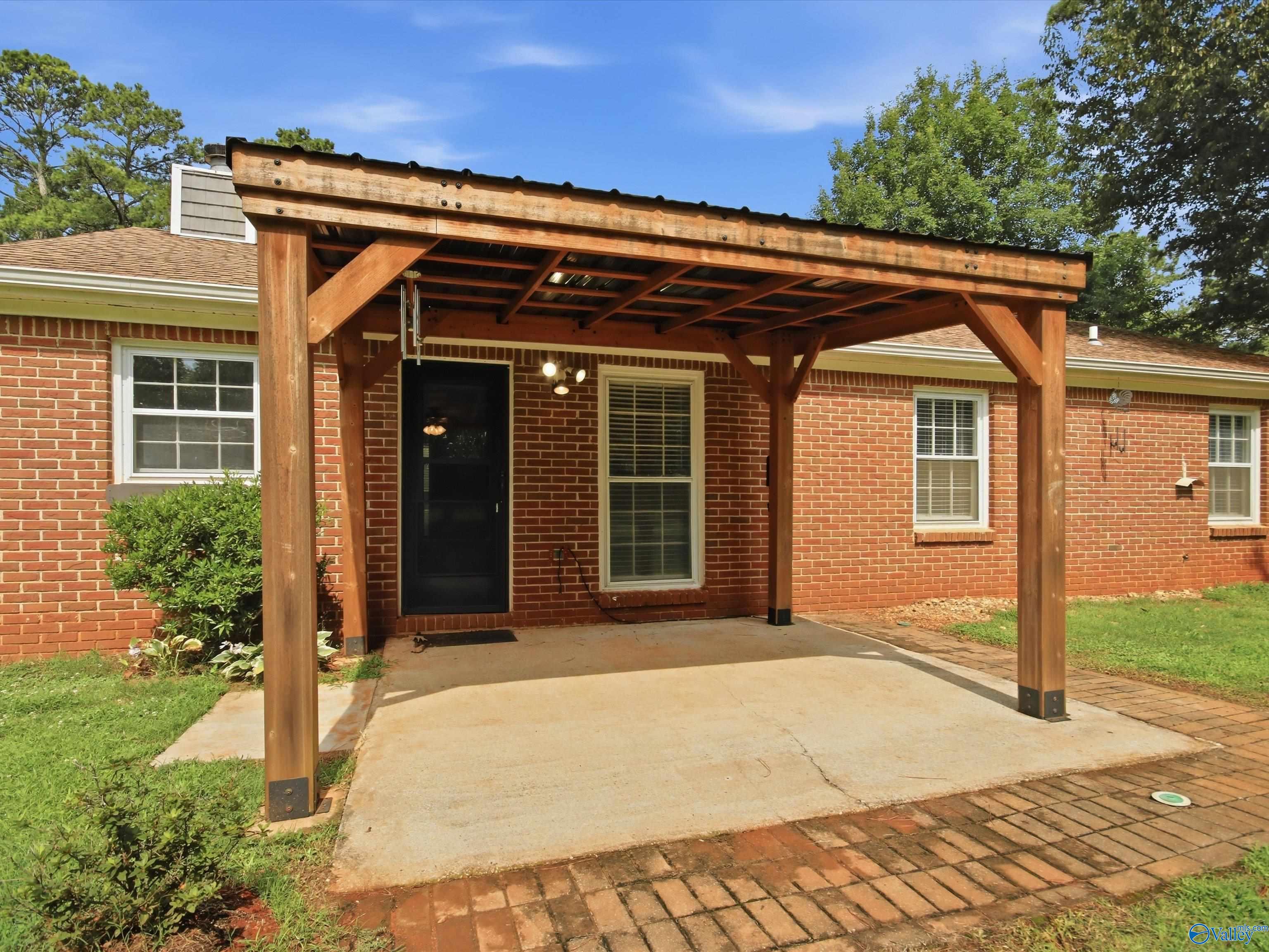 120 Water Oak Drive