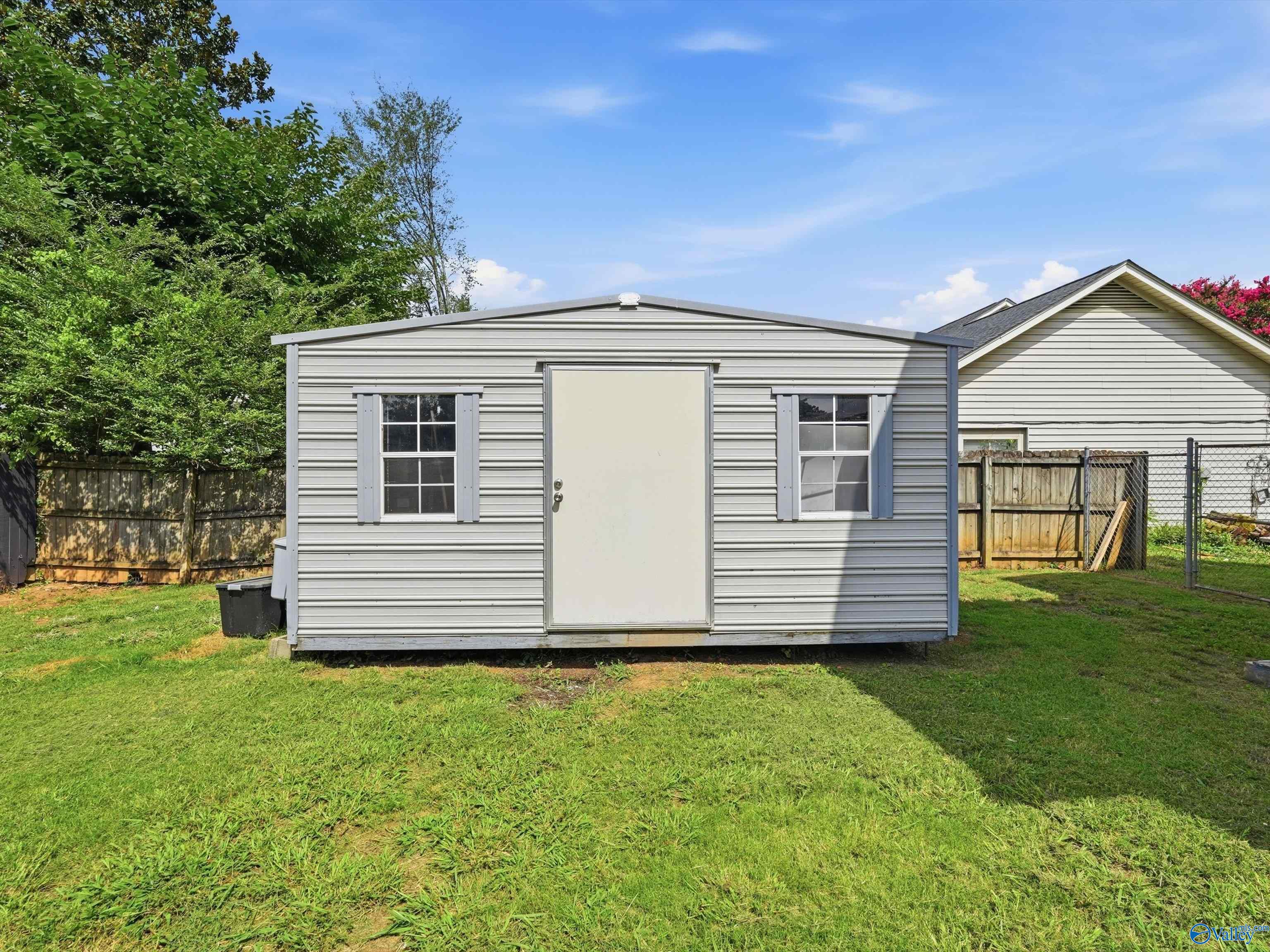 1061 Sandy Springs Road NW