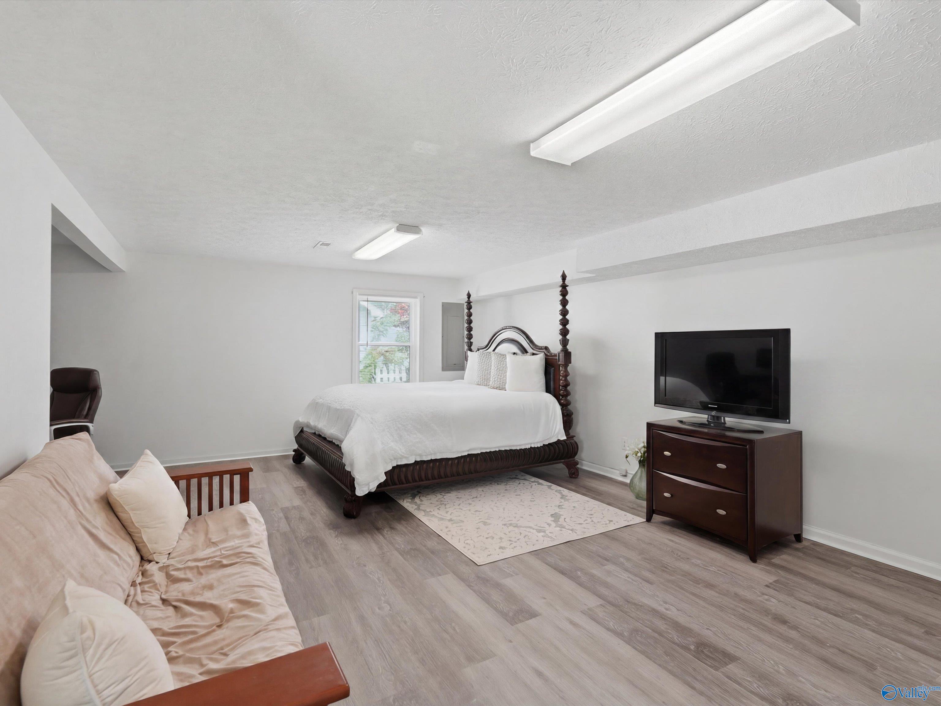 1061 Sandy Springs Road NW
