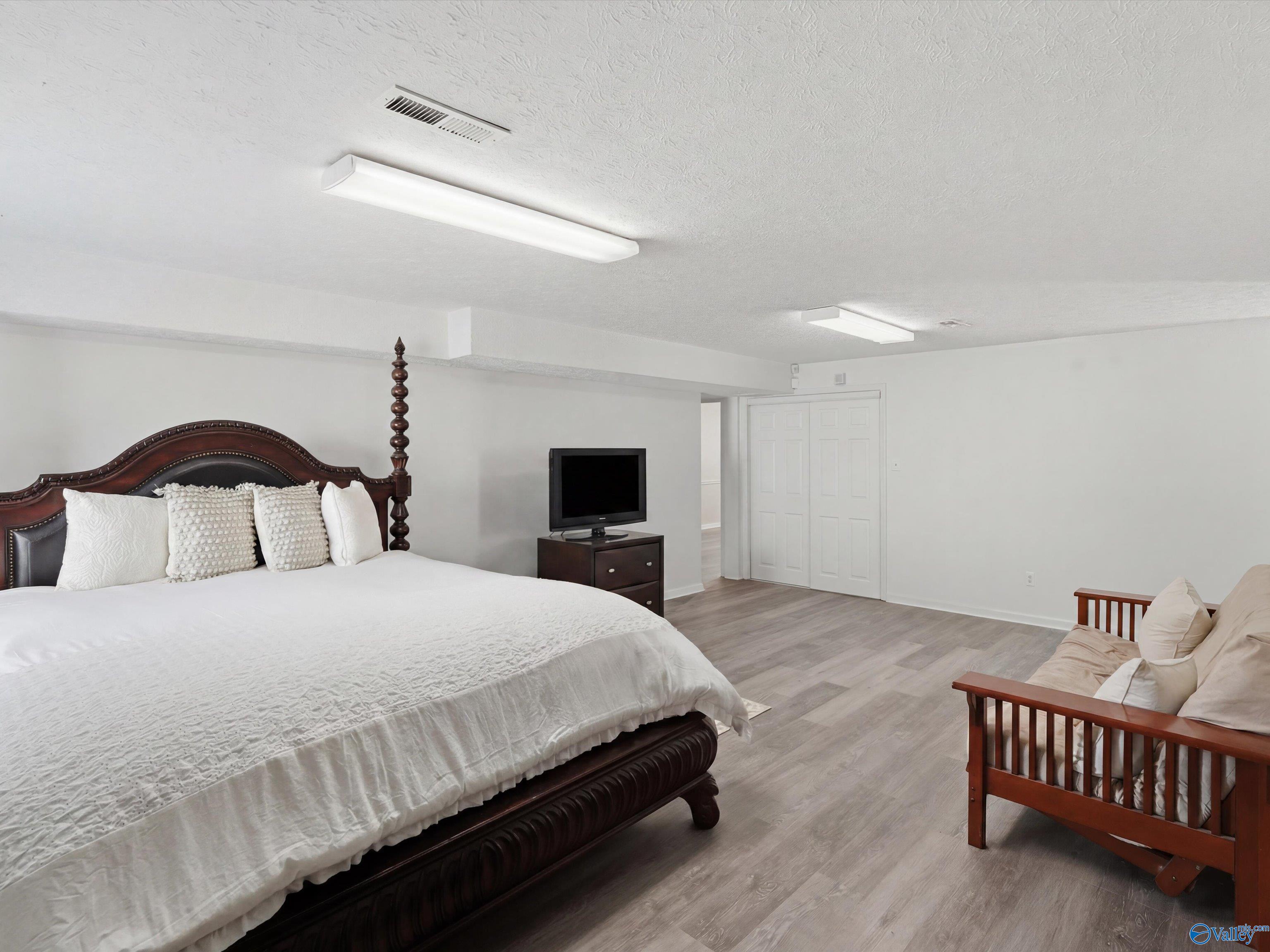 1061 Sandy Springs Road NW