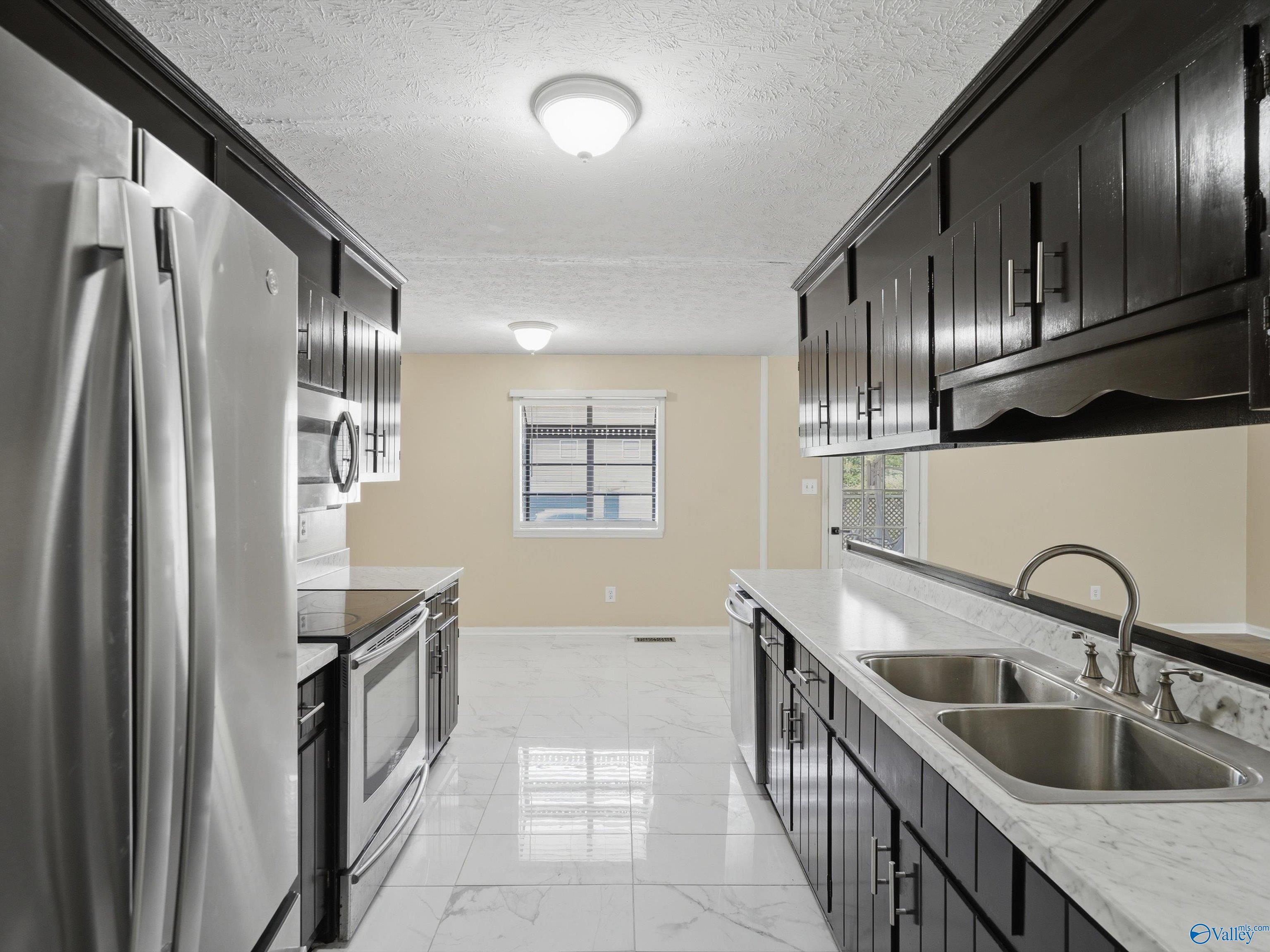 1061 Sandy Springs Road NW