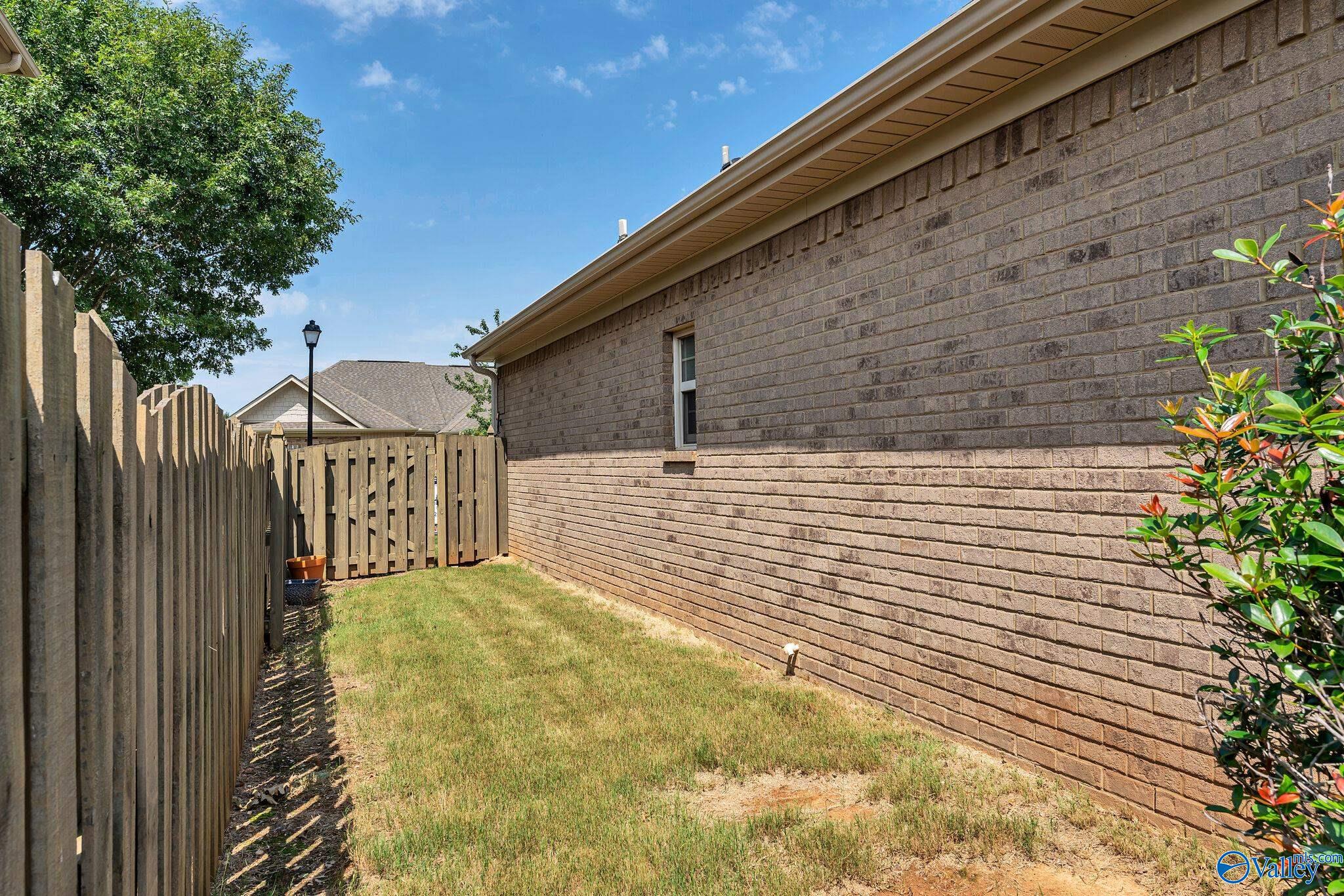 412 SW White Petal Street