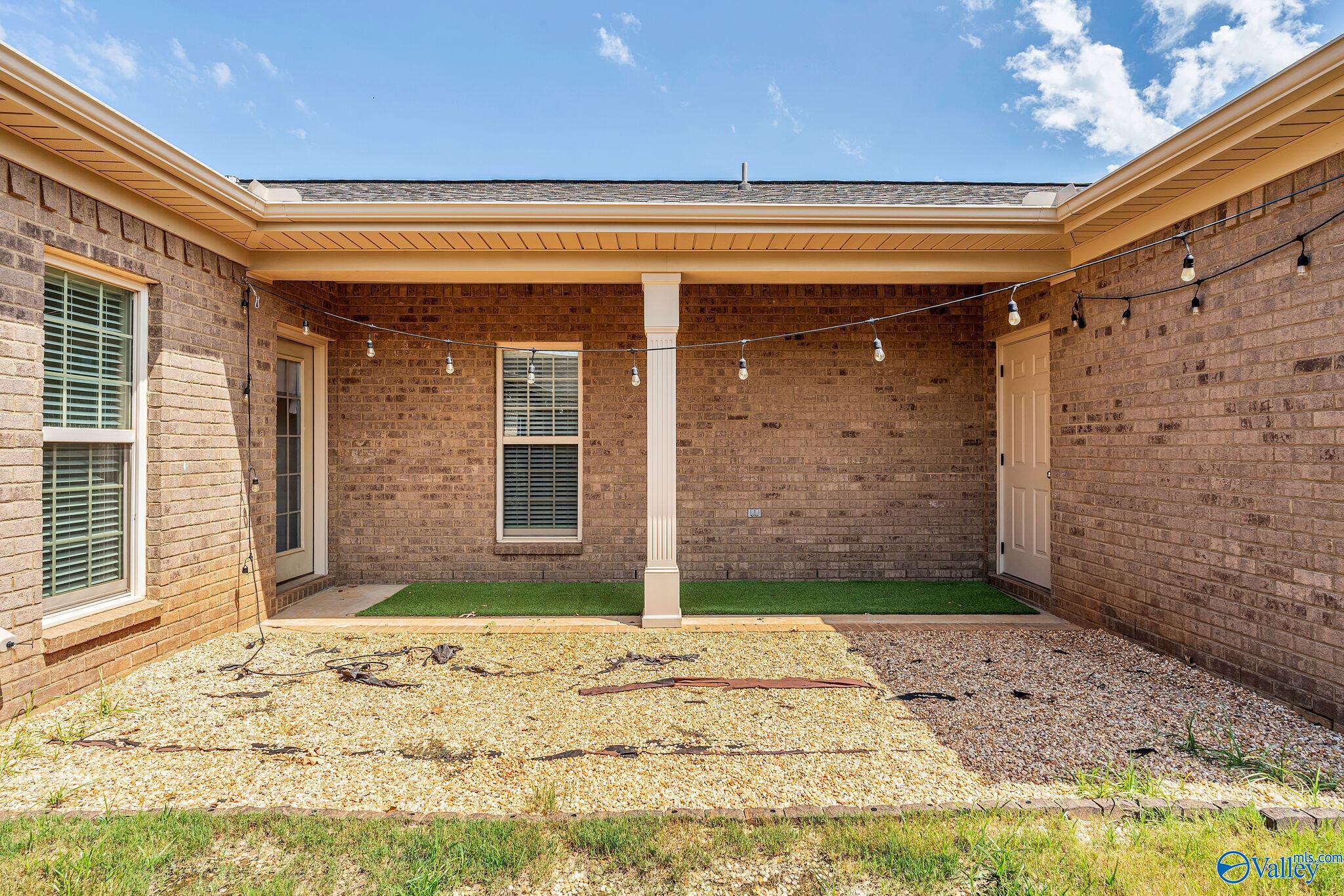 412 SW White Petal Street