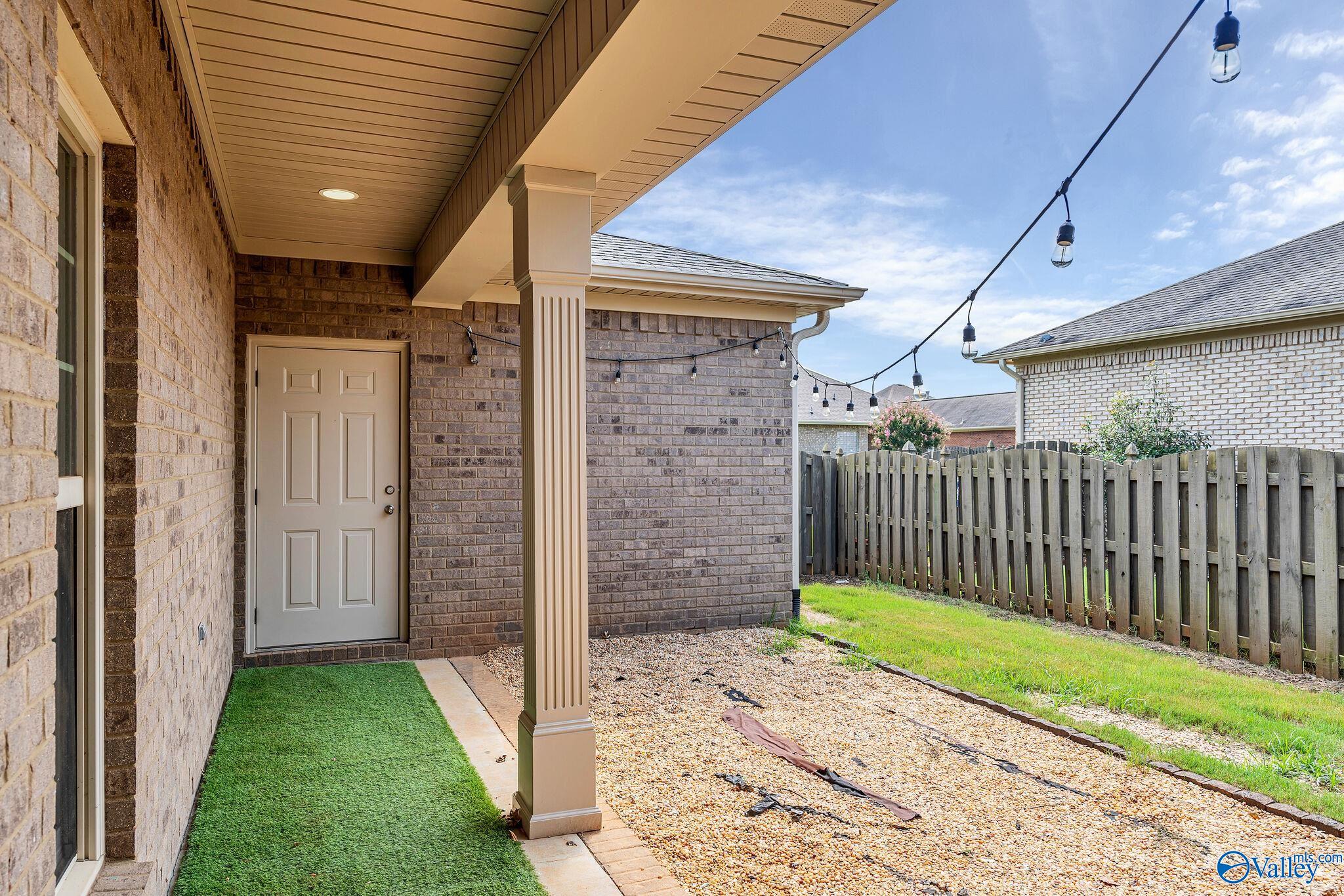 412 SW White Petal Street