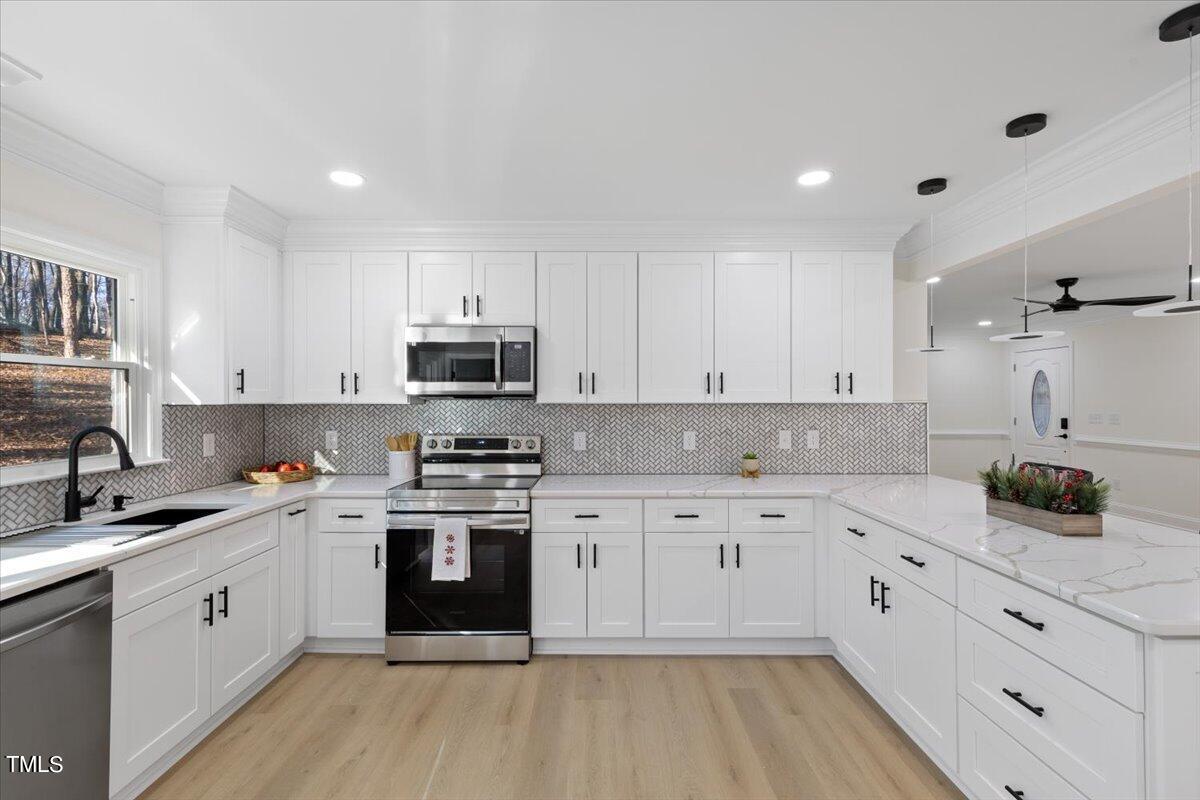 6004 Country Lane Drive