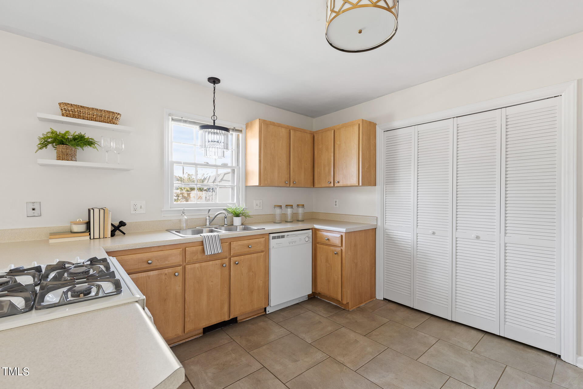 5113 Cedarwood Drive