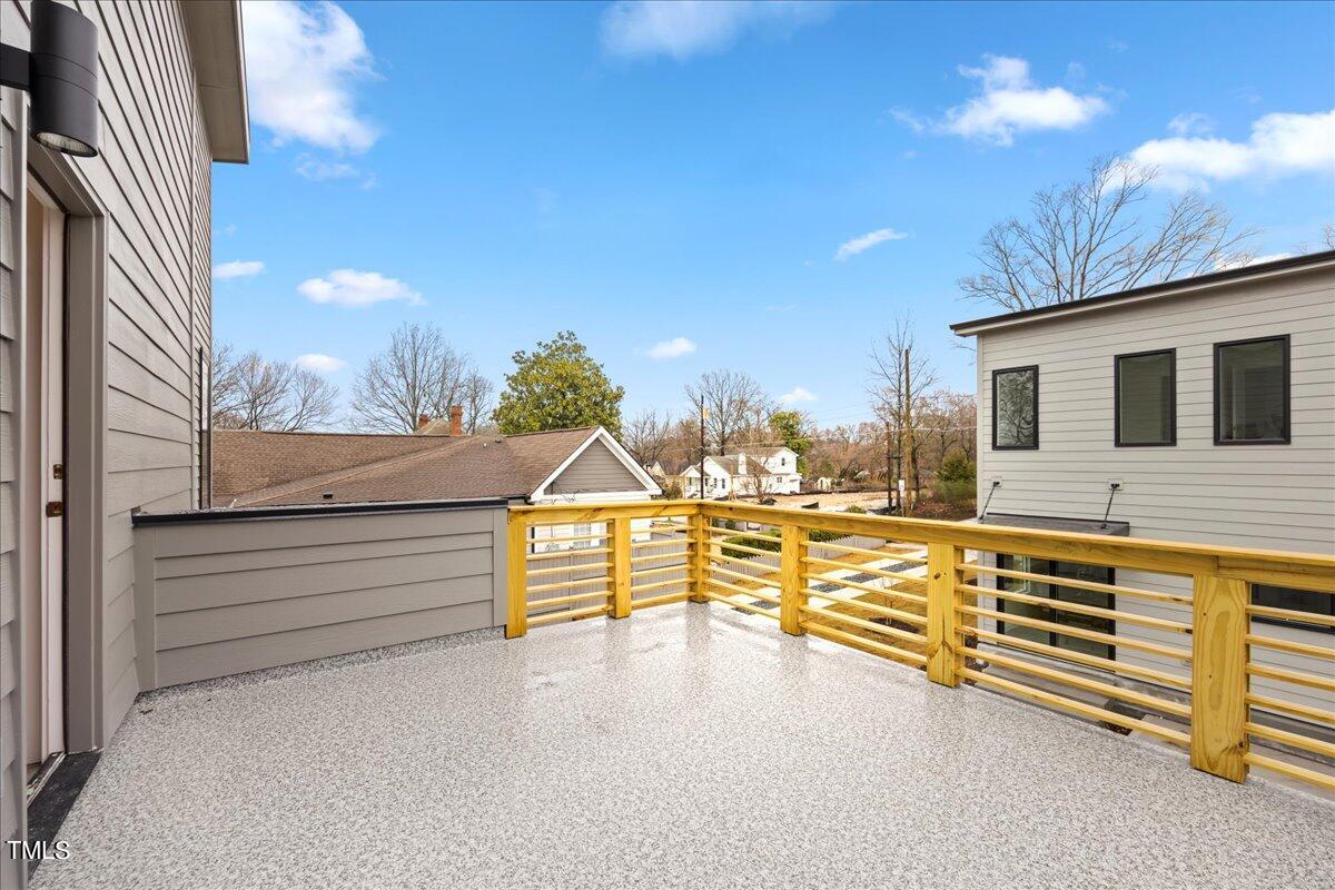 109b N Guthrie Avenue