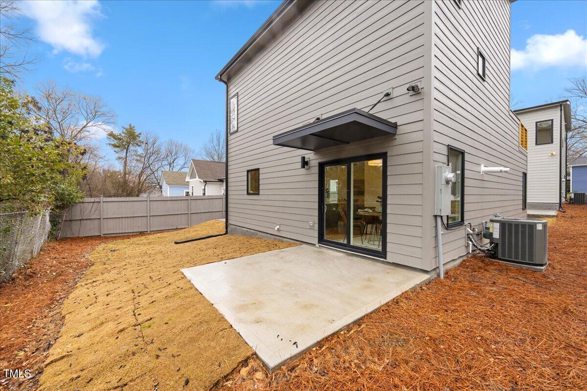109b N Guthrie Avenue