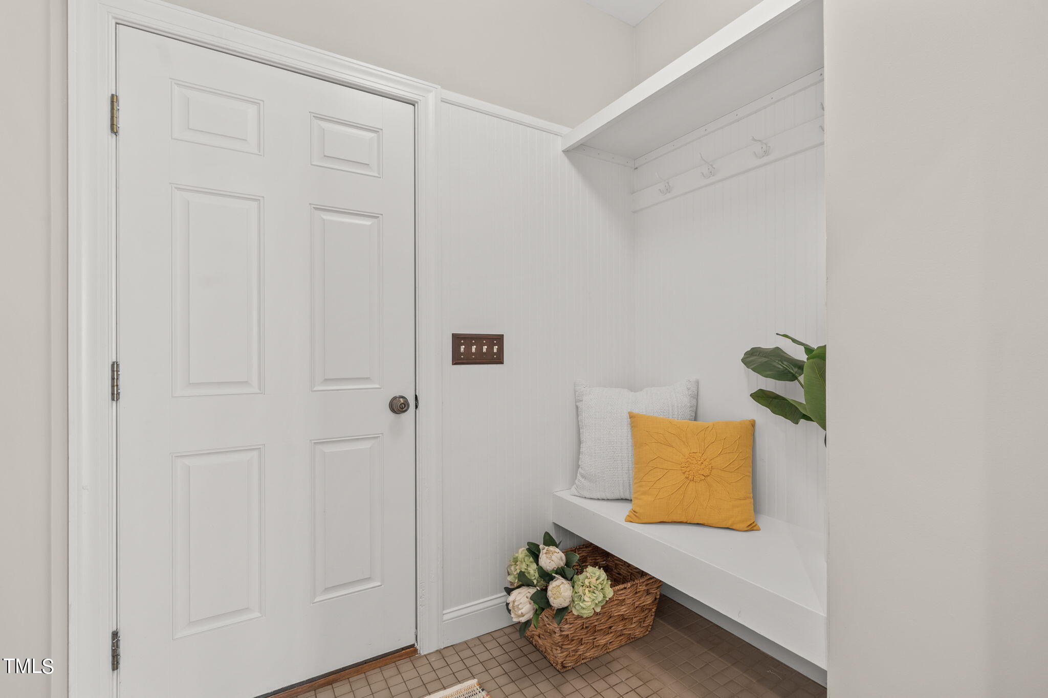 102 Old Larkspur Way