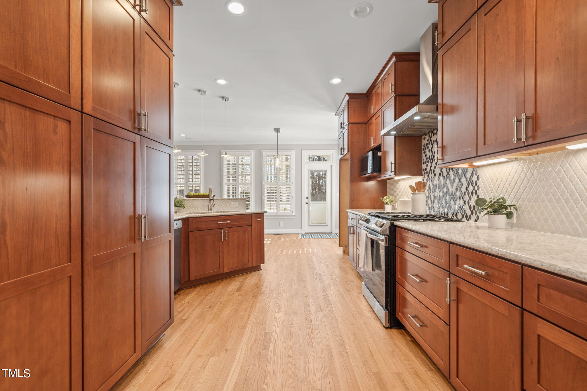 102 Old Larkspur Way