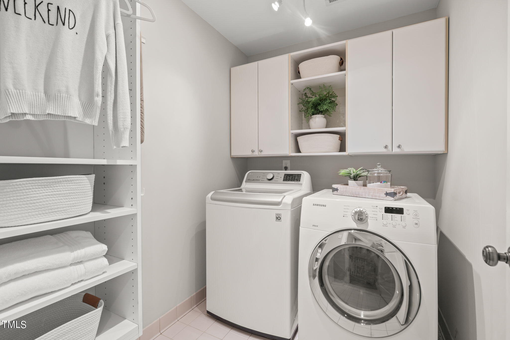 102 Old Larkspur Way