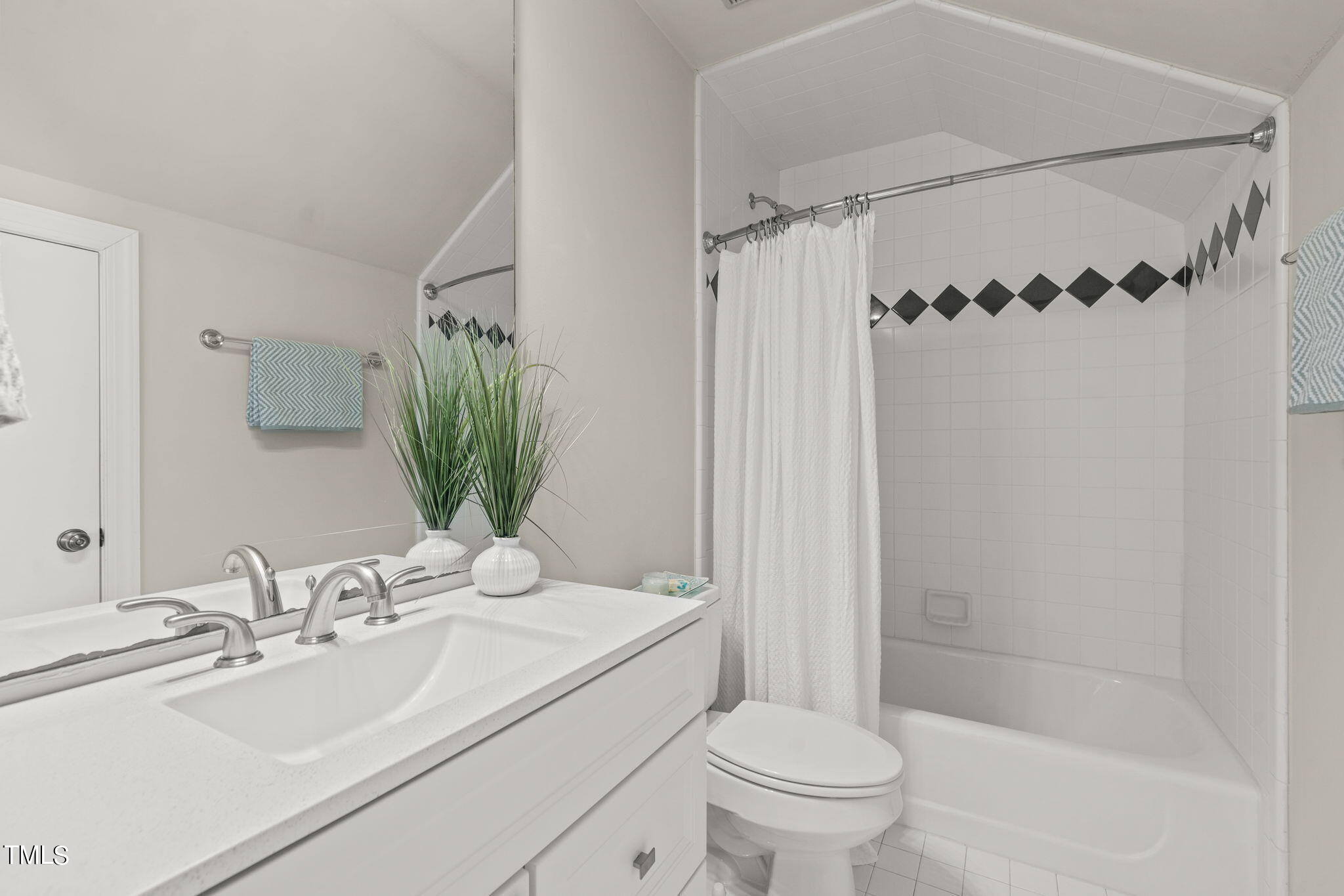 102 Old Larkspur Way