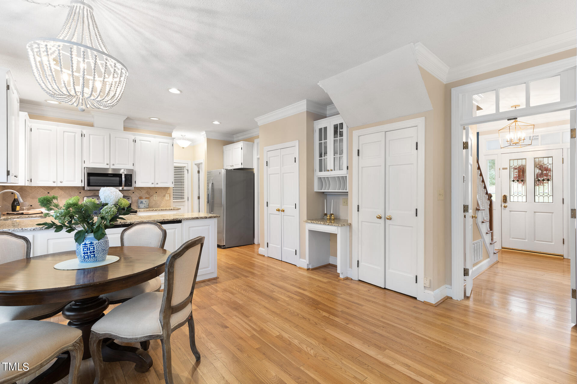 5504 N Hawthorne Way