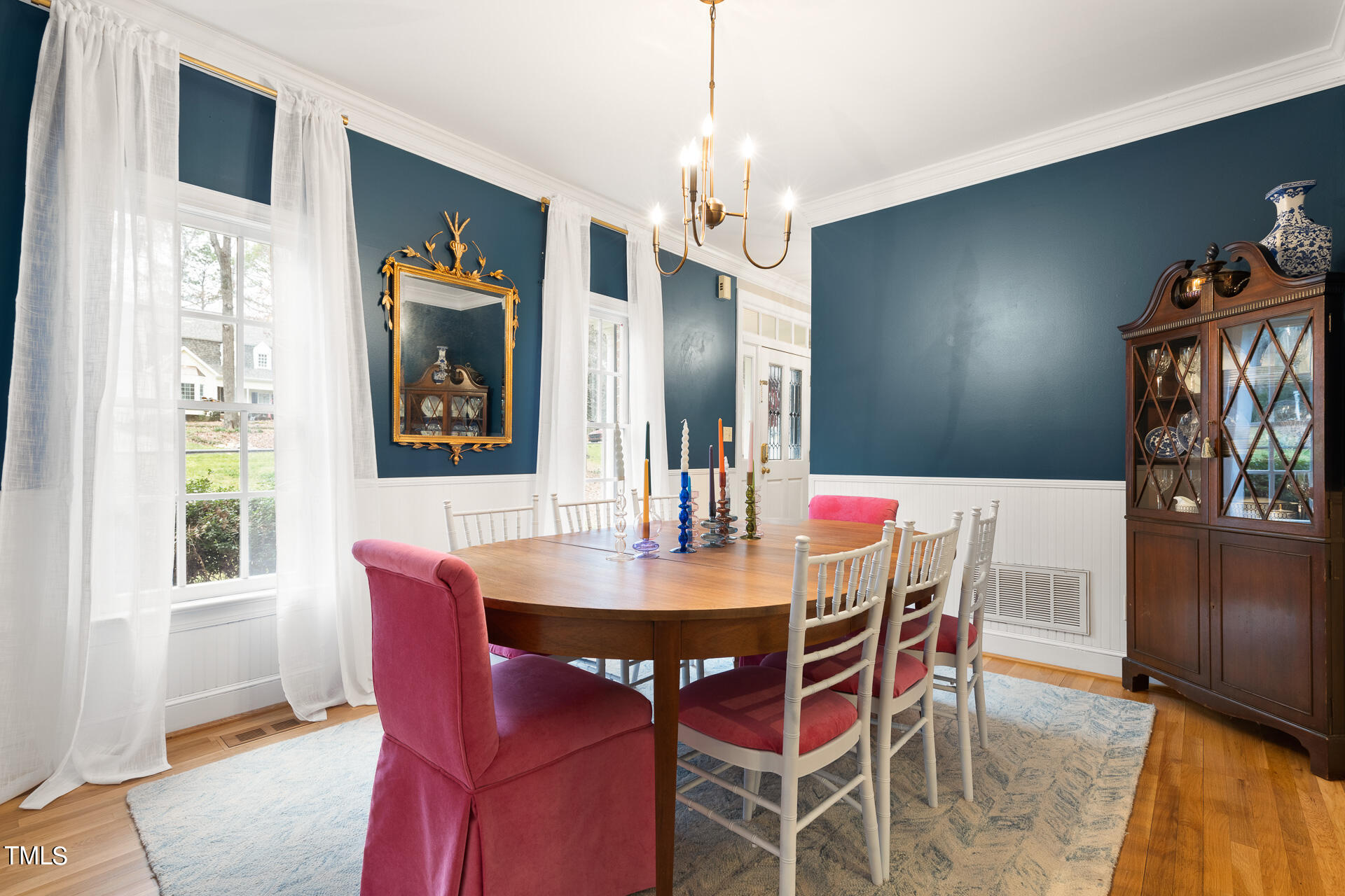 5504 N Hawthorne Way