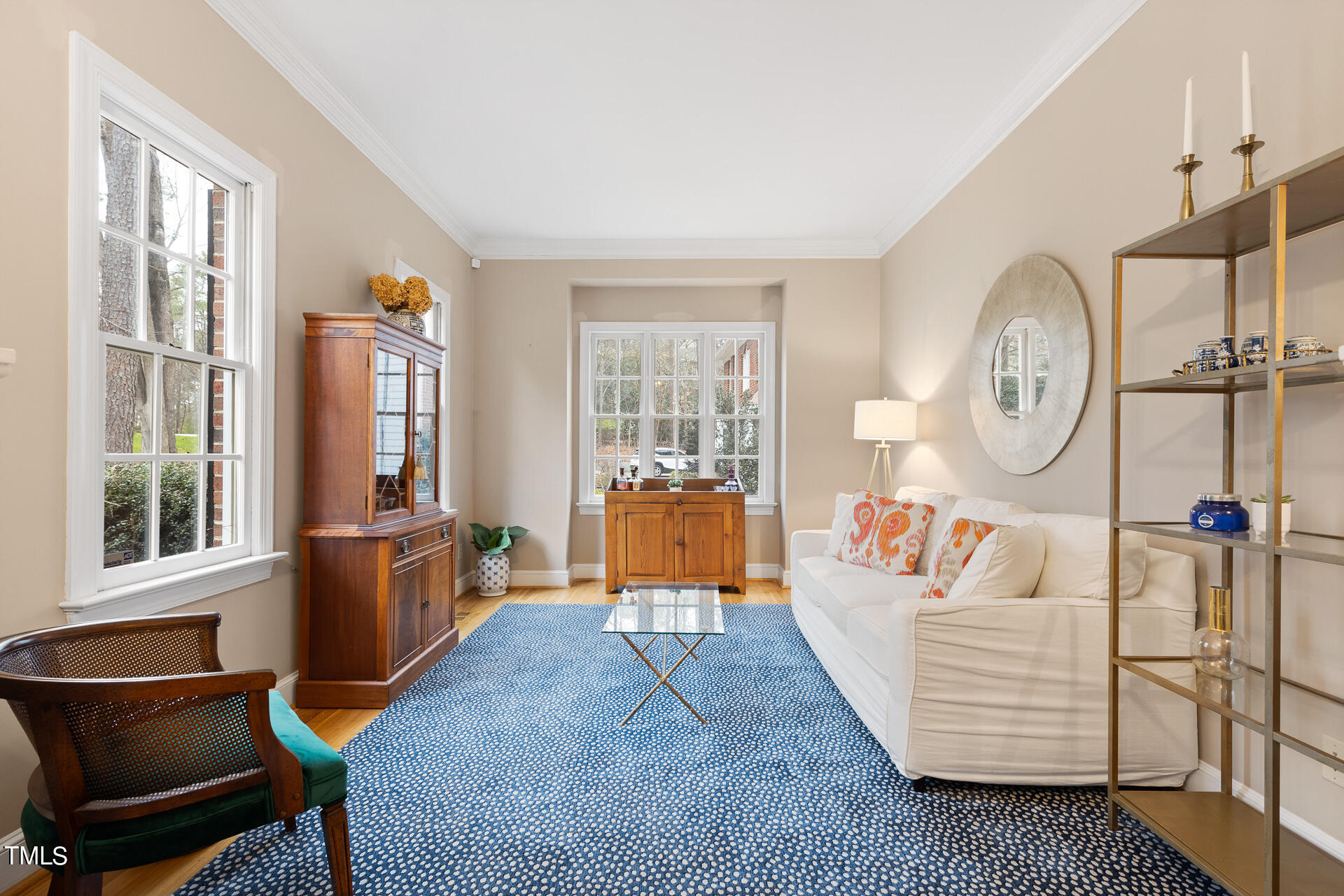 5504 N Hawthorne Way