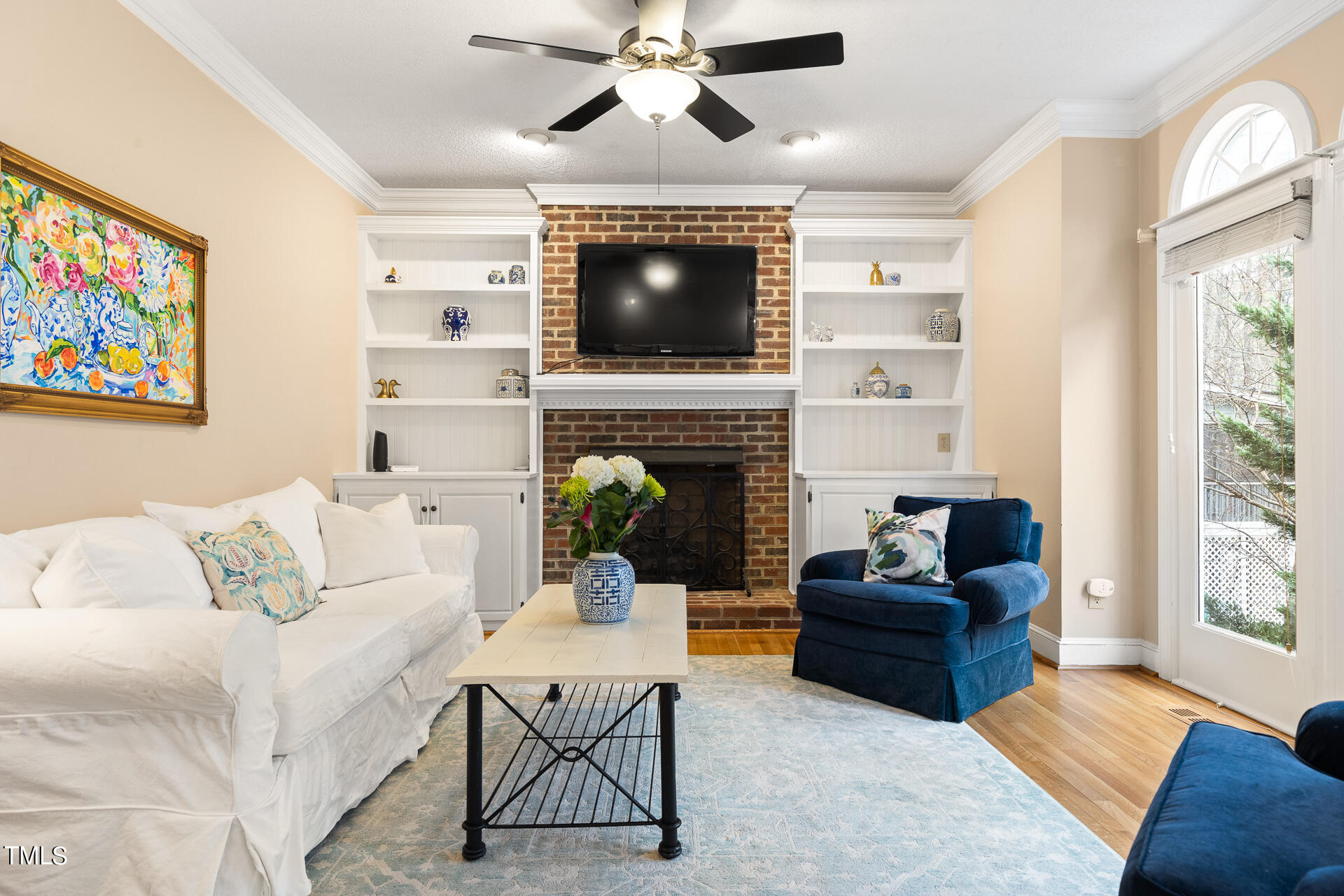 5504 N Hawthorne Way