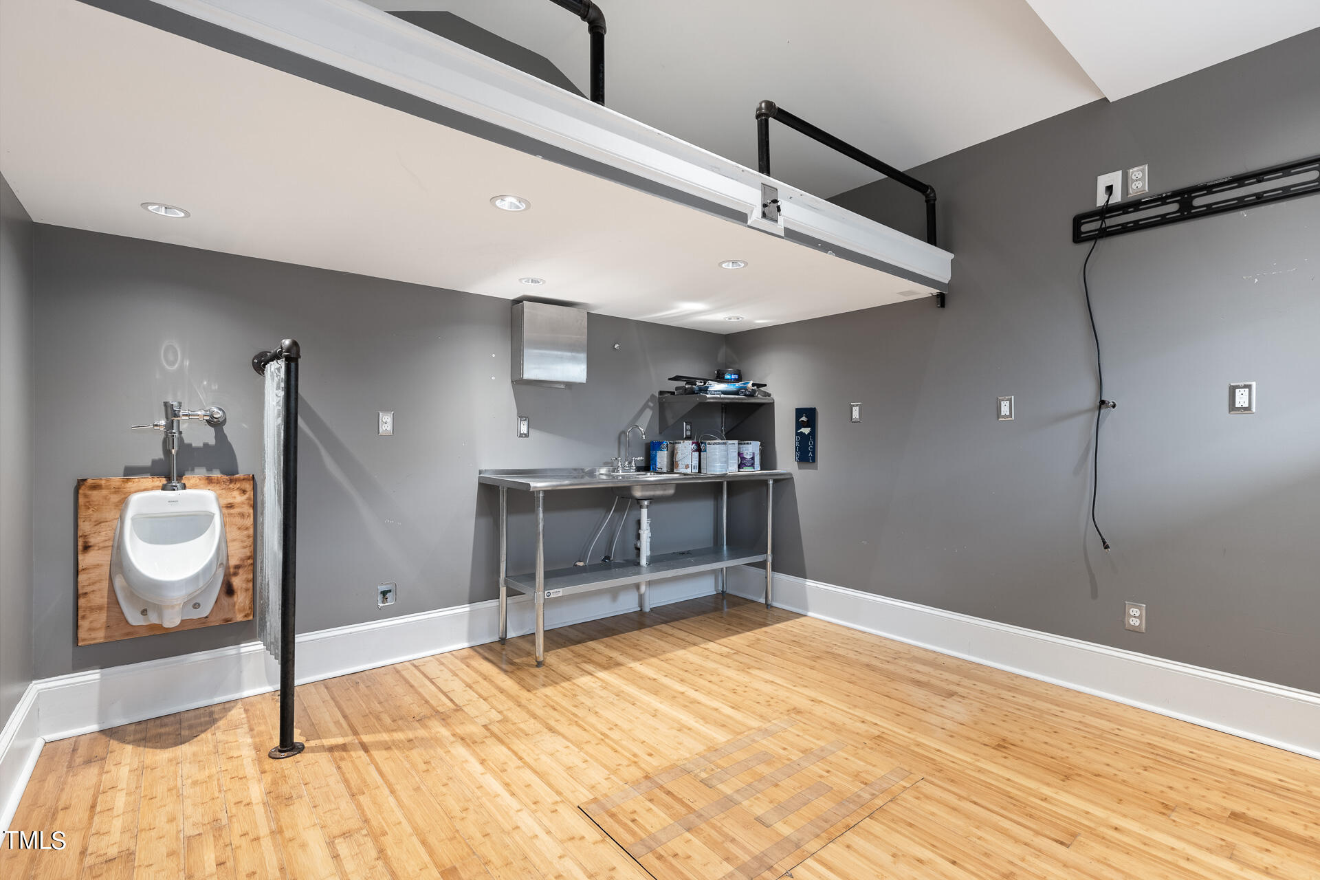 401 Bon Air Avenue