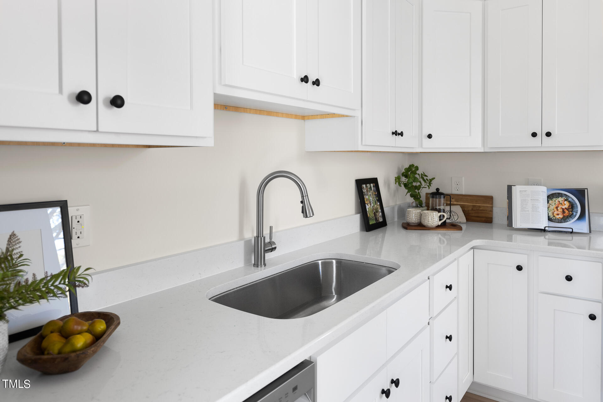 2810 Cascadilla Street