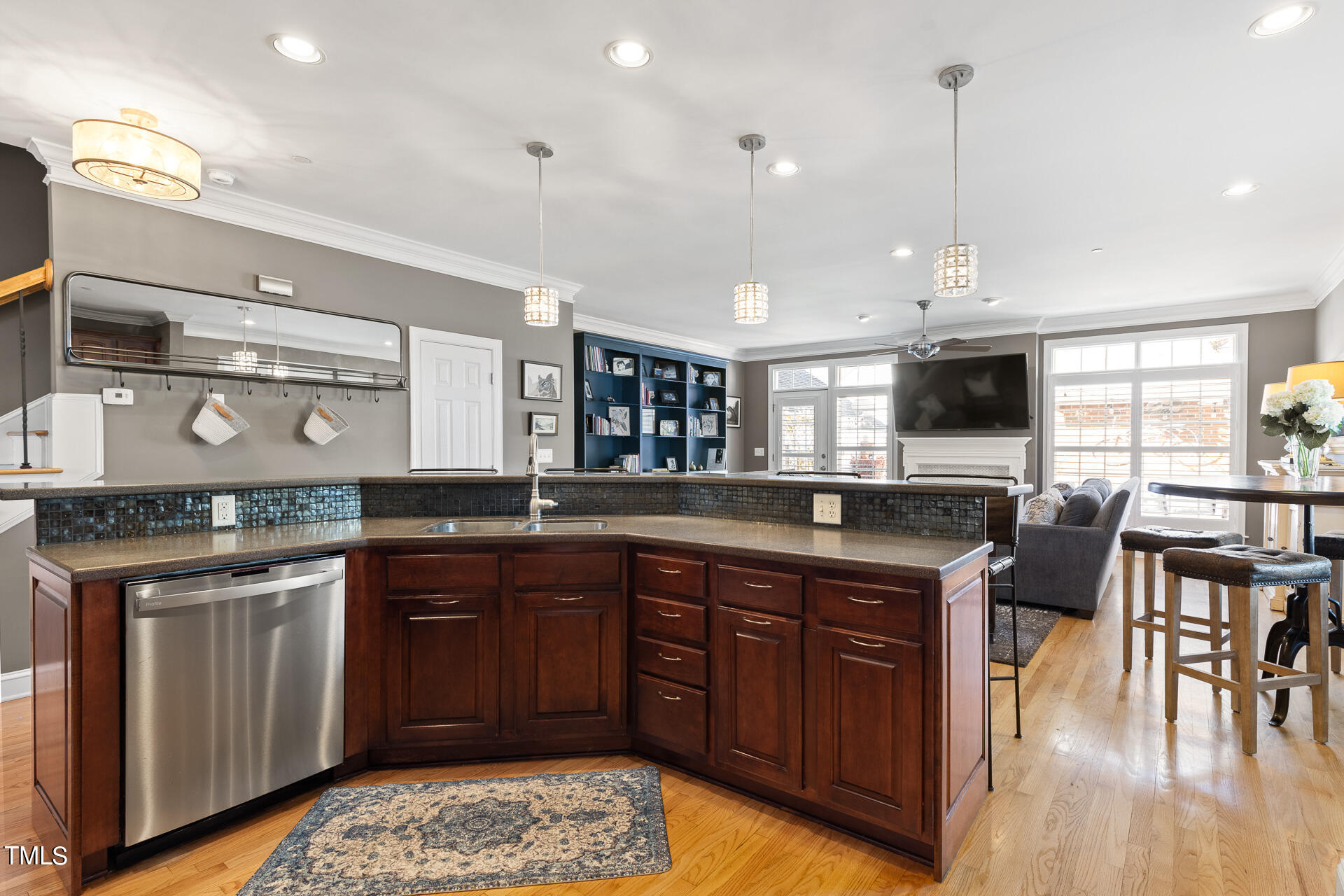 123 Westside Drive