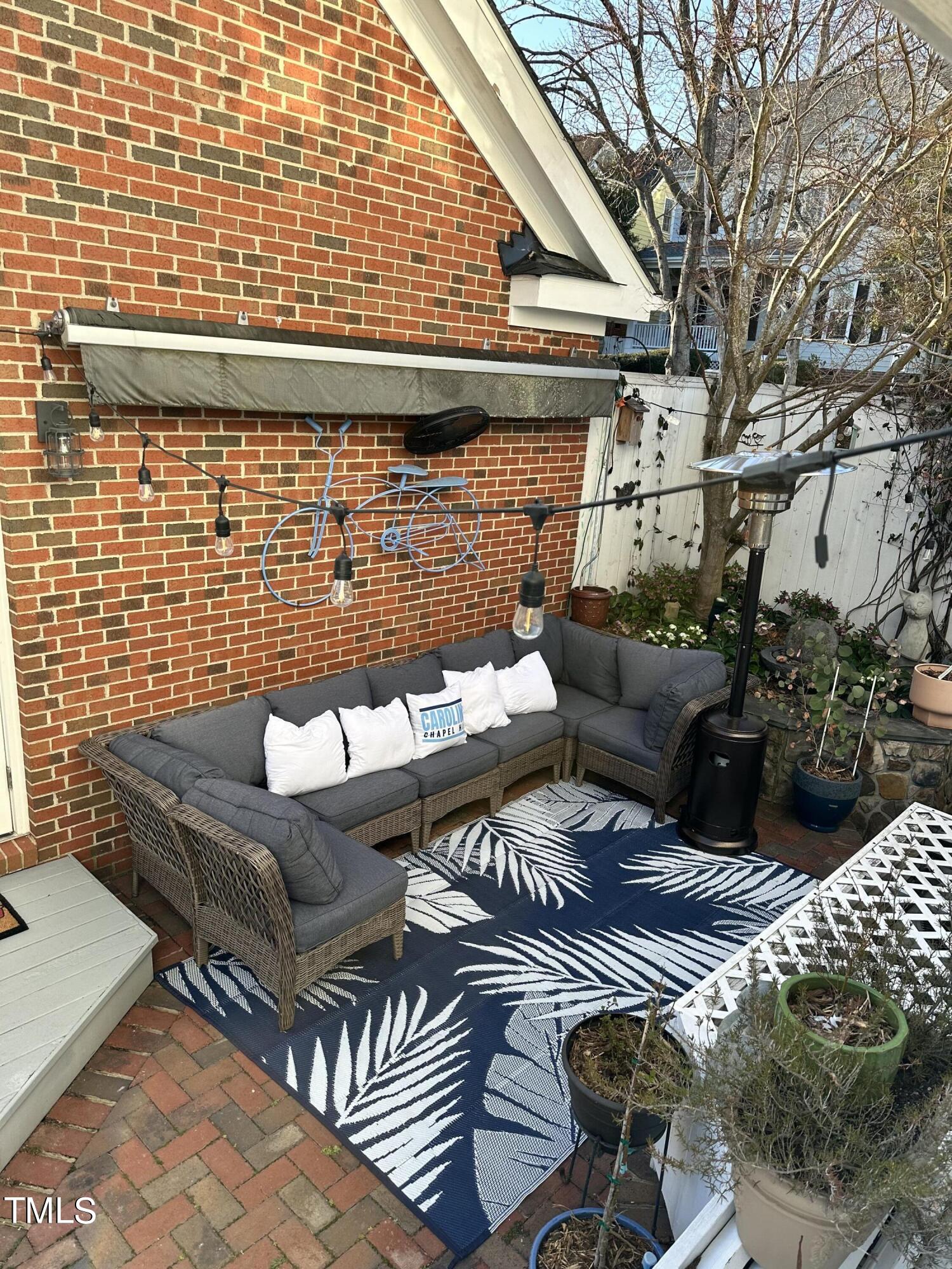 123 Westside Drive