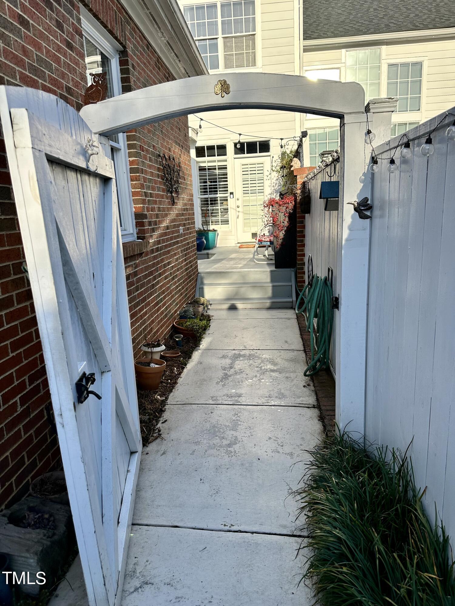 123 Westside Drive