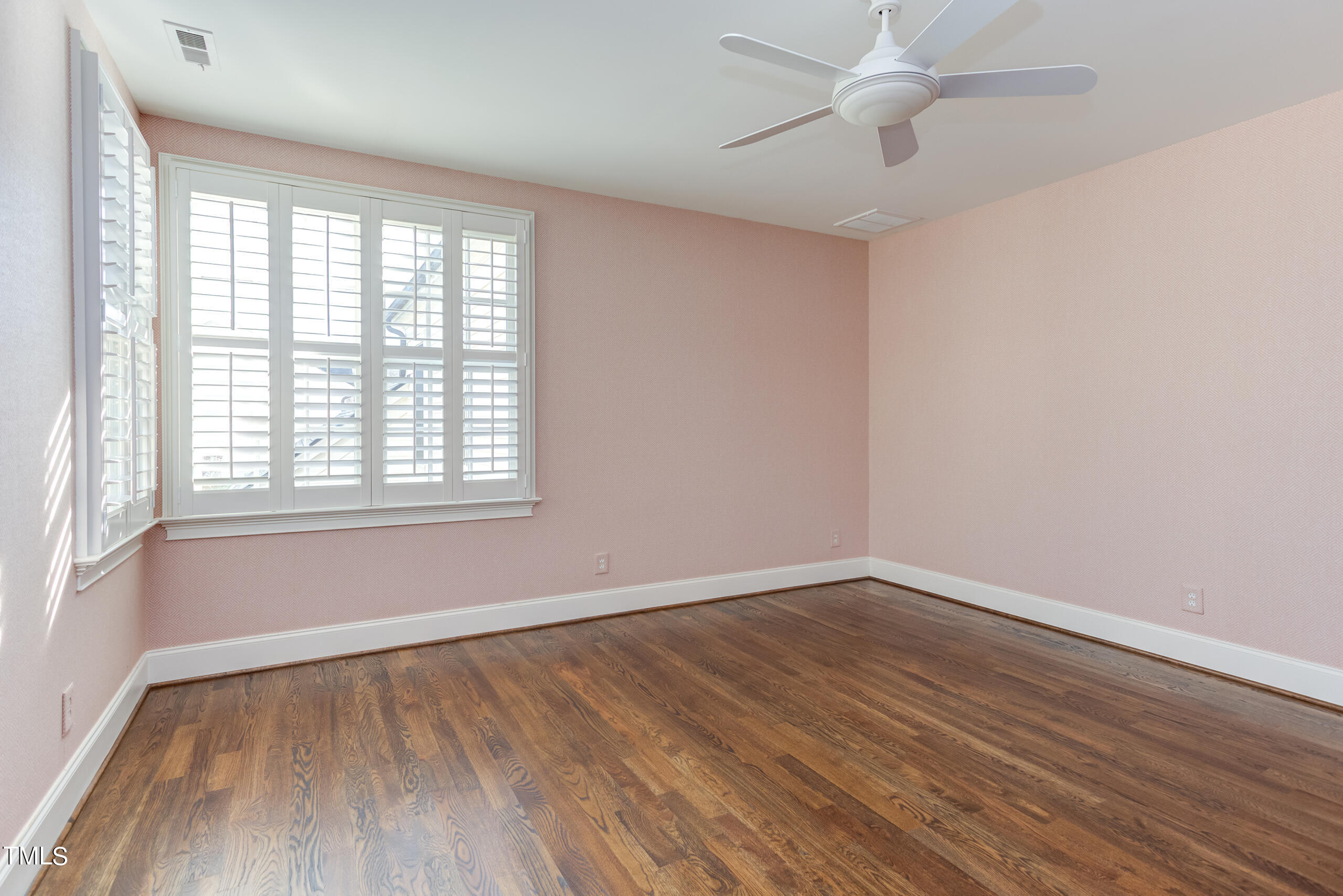 400 E Winmore Avenue