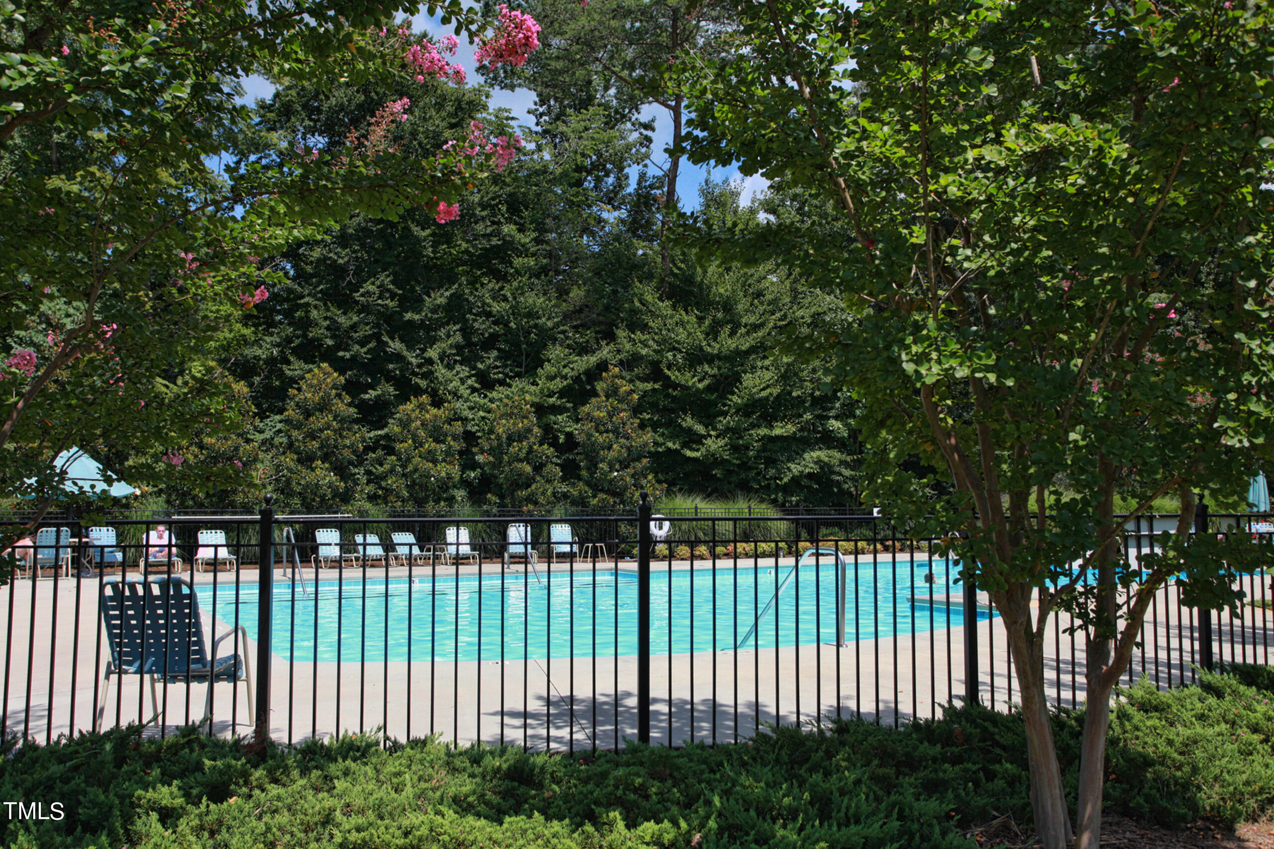 400 E Winmore Avenue