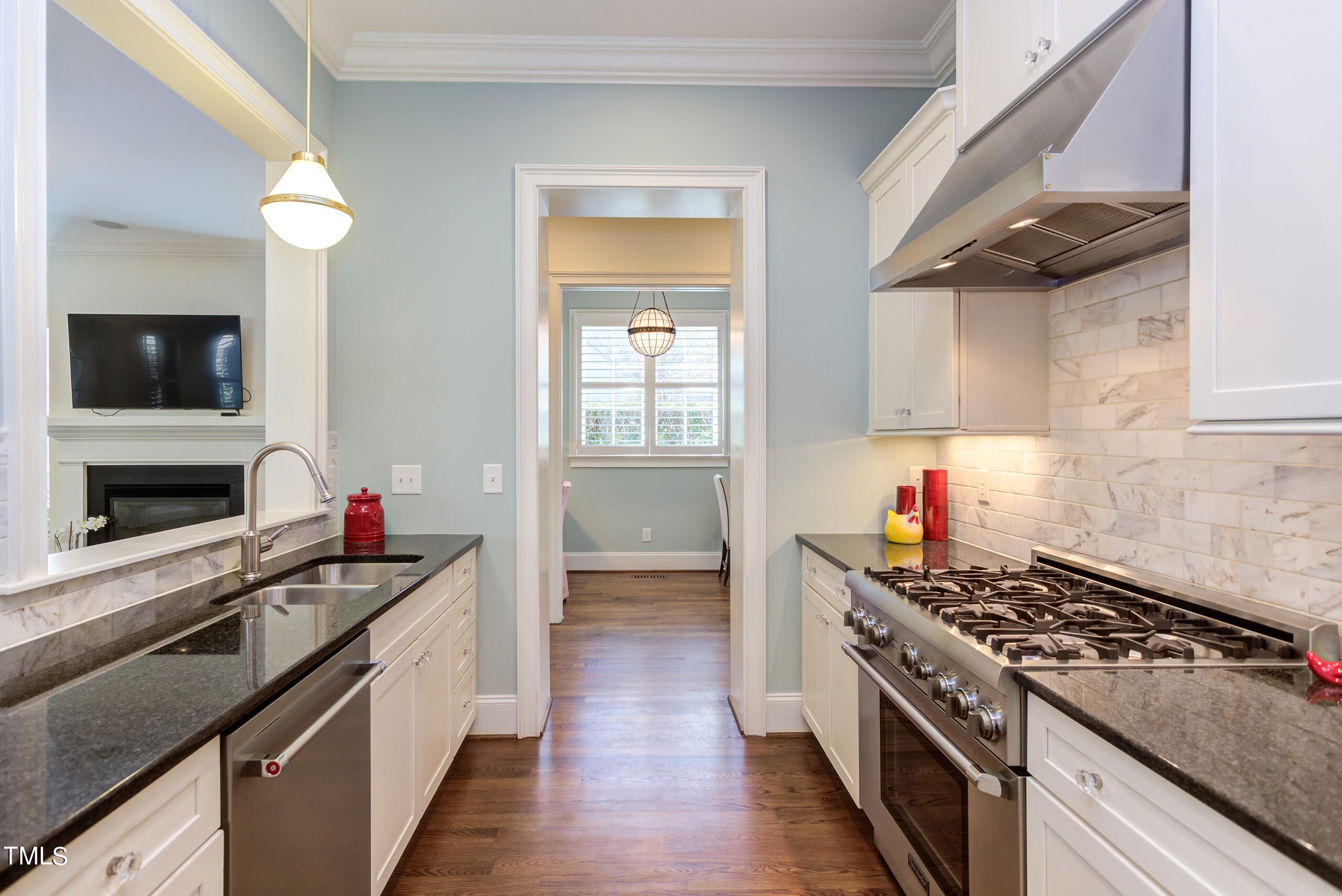 400 E Winmore Avenue