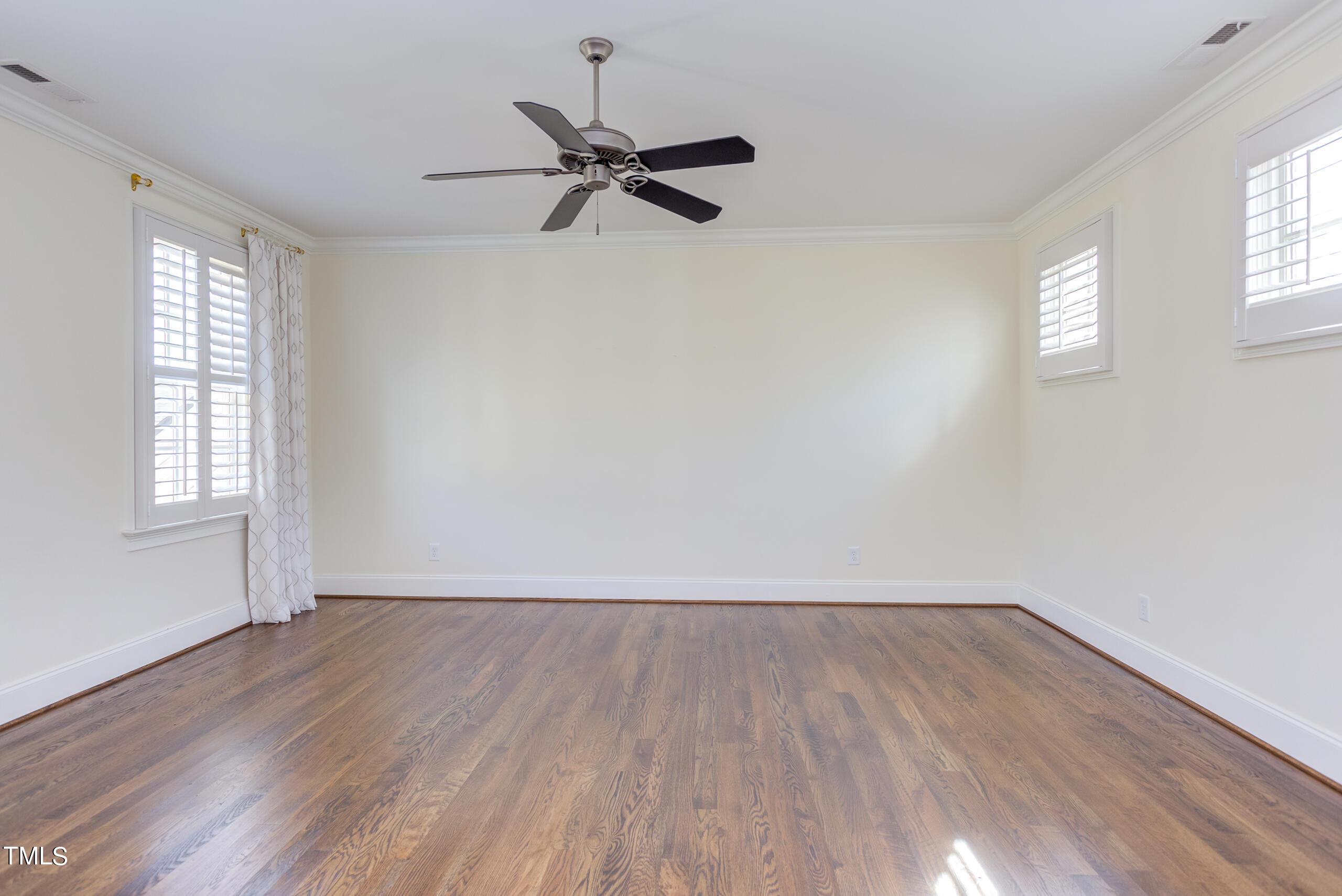 400 E Winmore Avenue