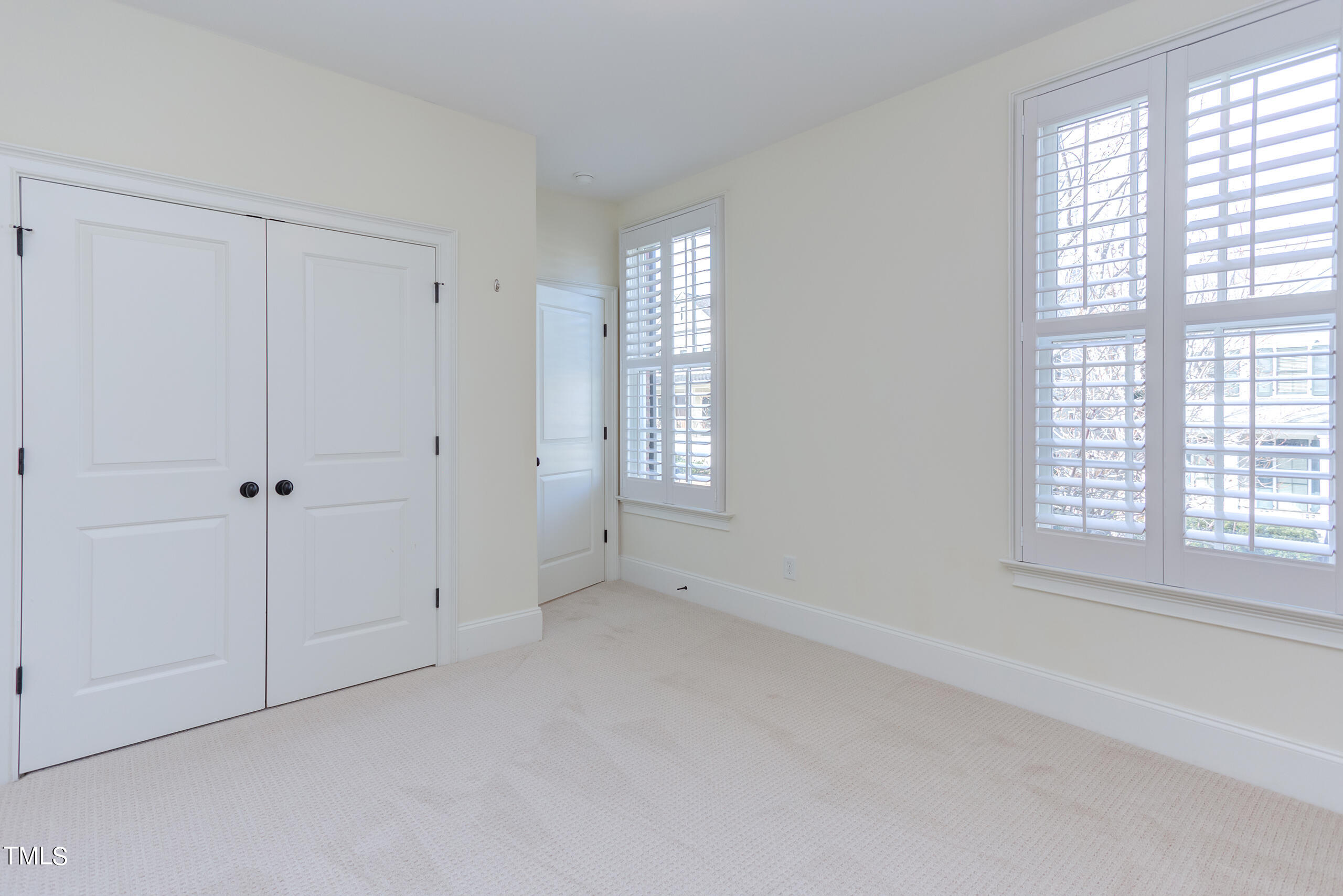 400 E Winmore Avenue