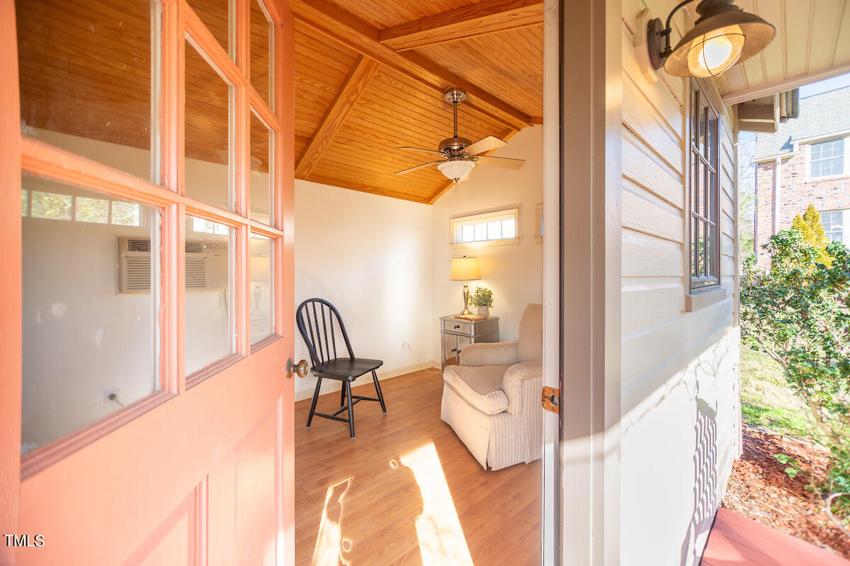 1017 W Markham Avenue