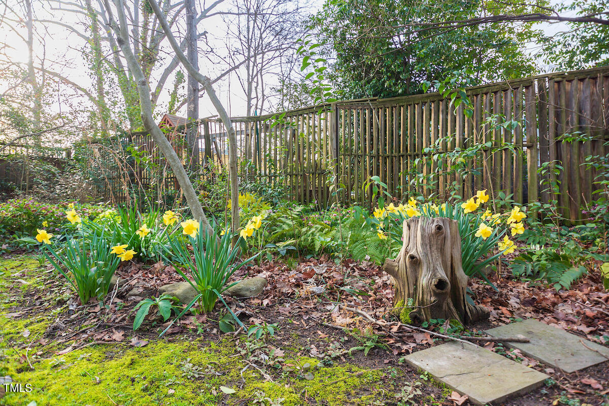 1017 W Markham Avenue