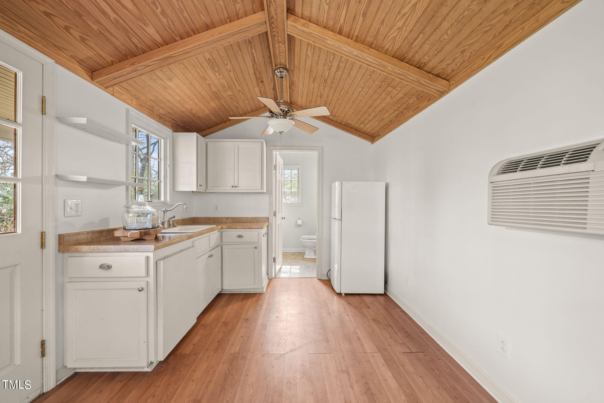 1017 W Markham Avenue