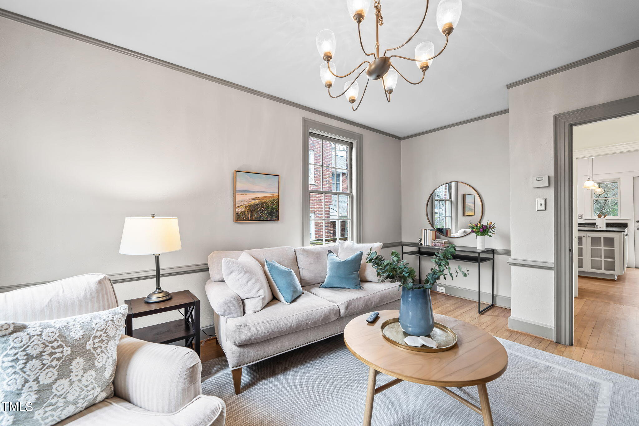 1017 W Markham Avenue